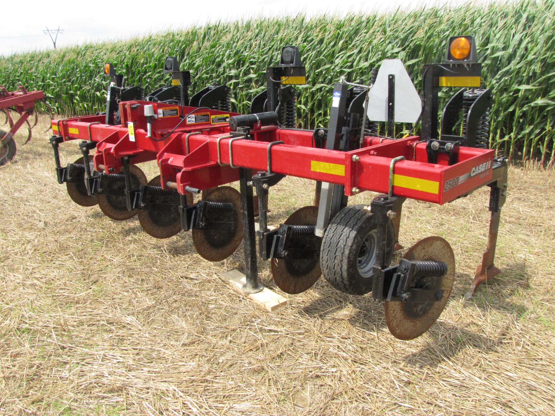 6-shank Case IH 2500 Ecolo-Till ripper - Image 4 of 23