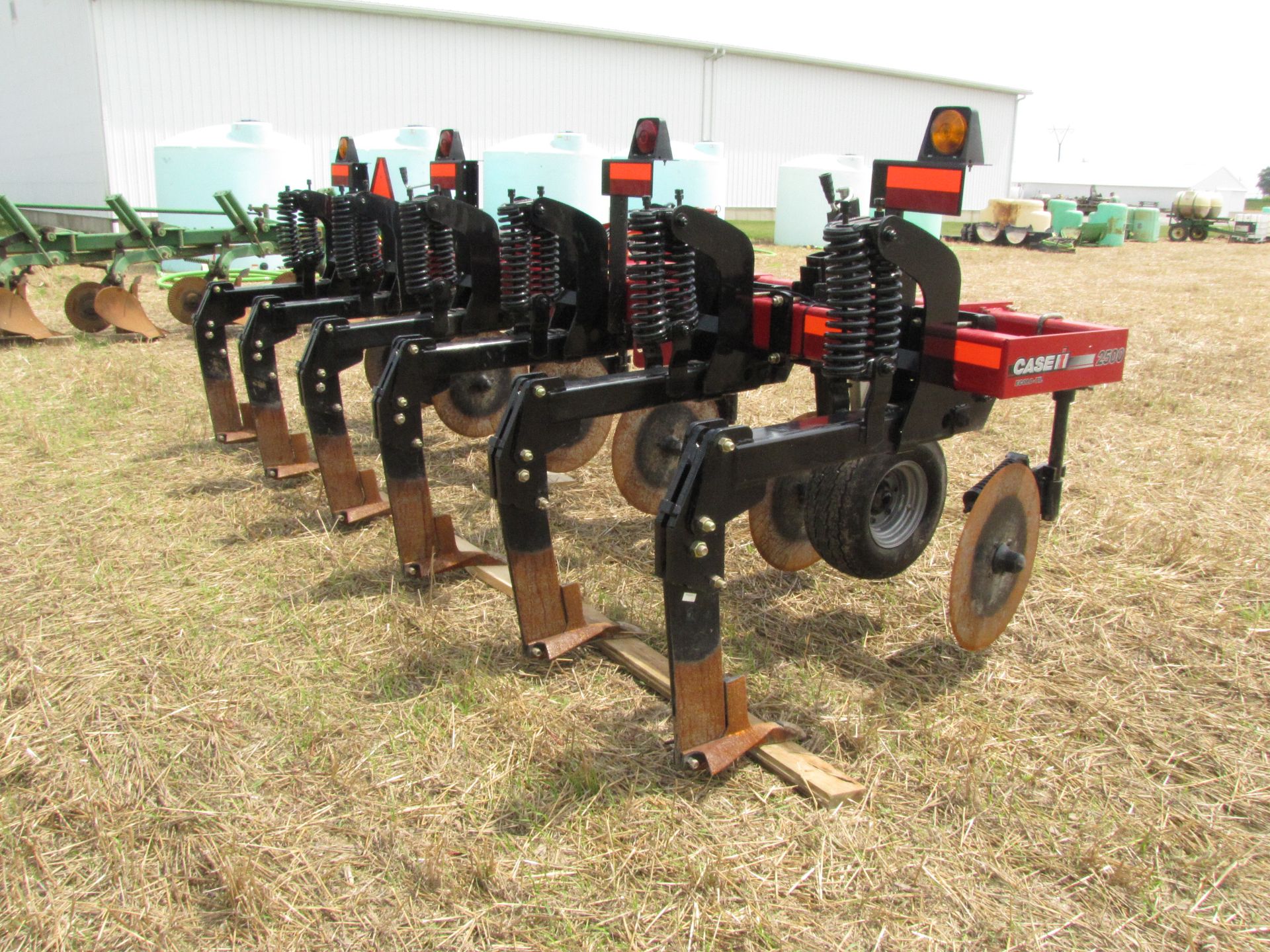 6-shank Case IH 2500 Ecolo-Till ripper - Image 6 of 23