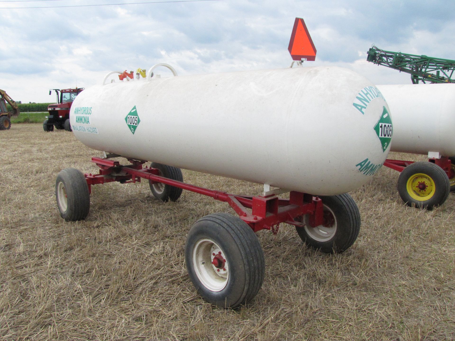 1000 gal NH3 tank on 5th wheel running gear - Image 5 of 12