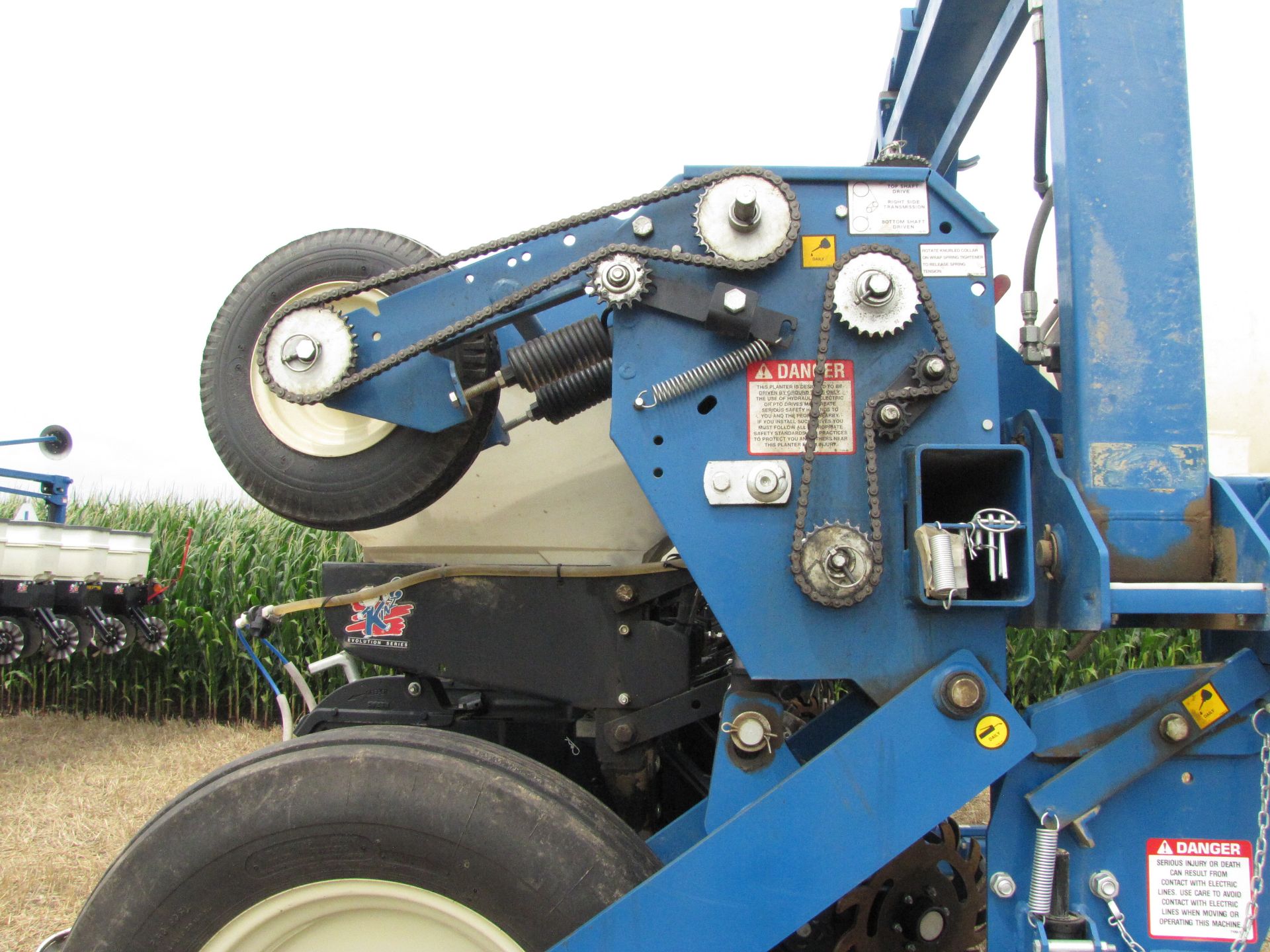 2012 Kinze 3600 12-row x 30” corn planter - Image 47 of 48