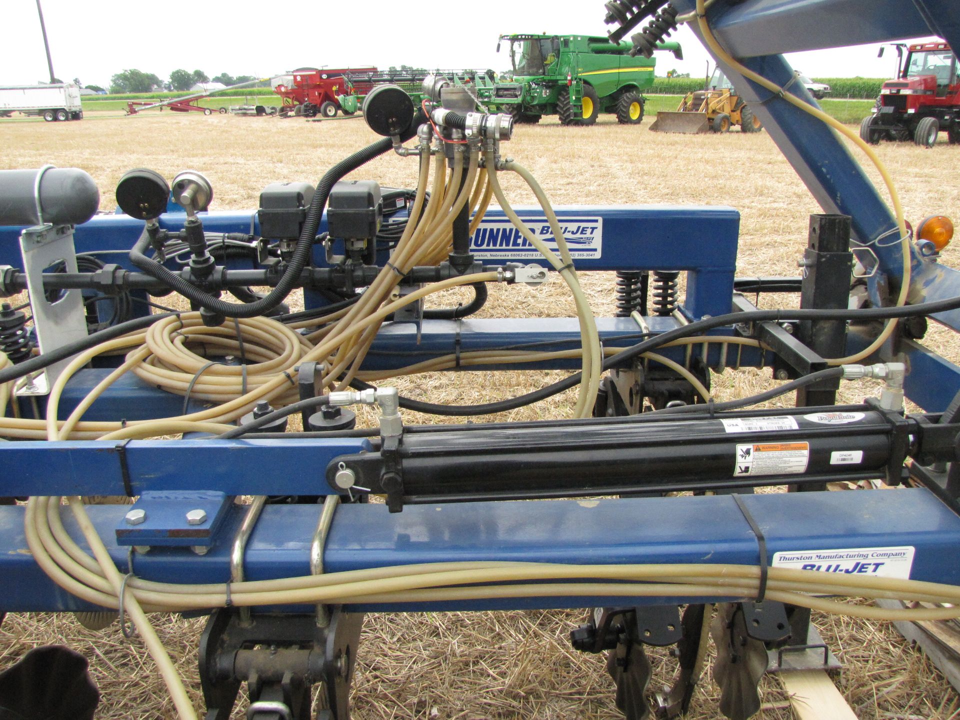 11-shank Blue Jet Landrunner NH3 tool bar - Image 14 of 27