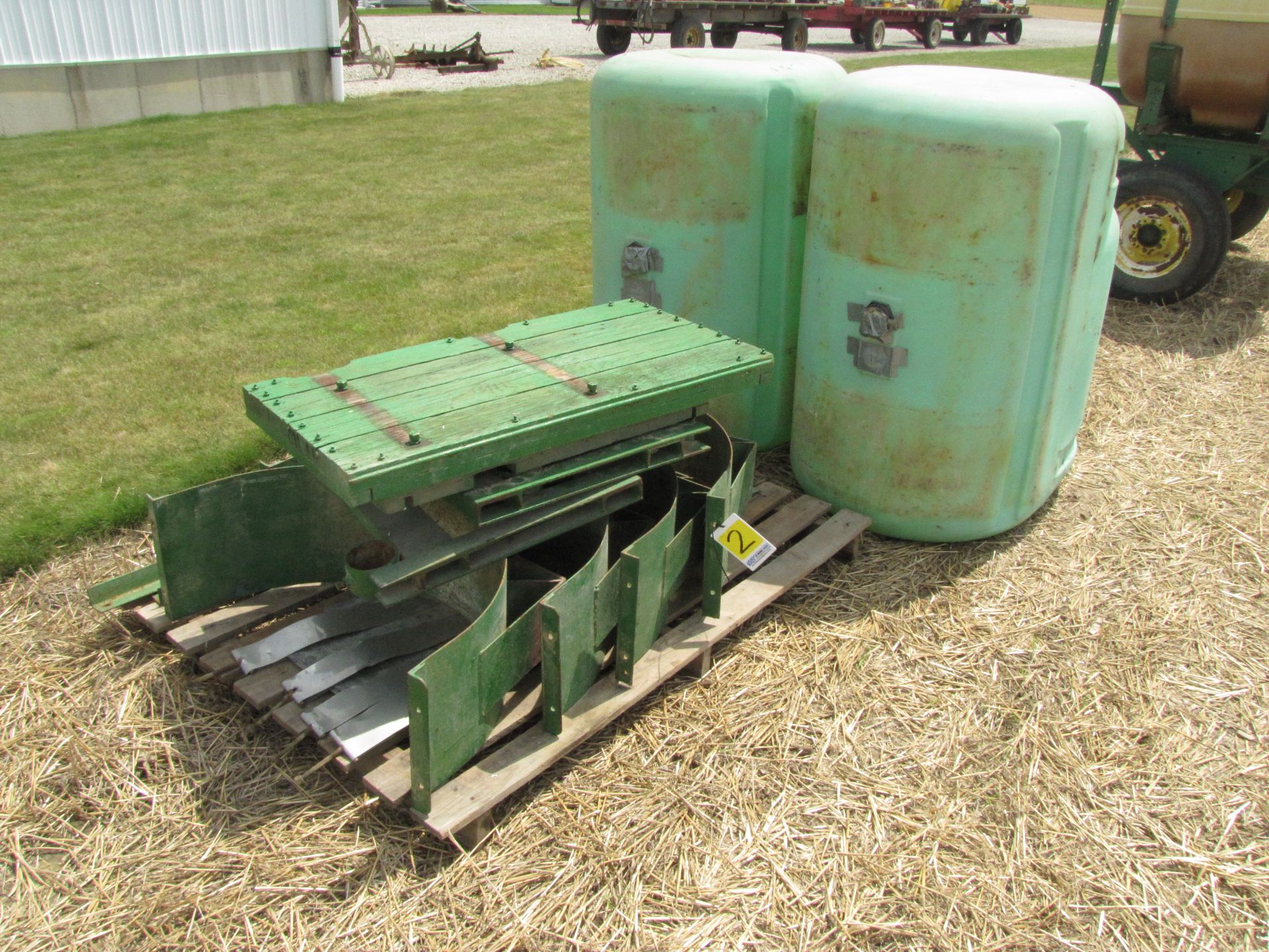 Set of 400-gal saddle tanks