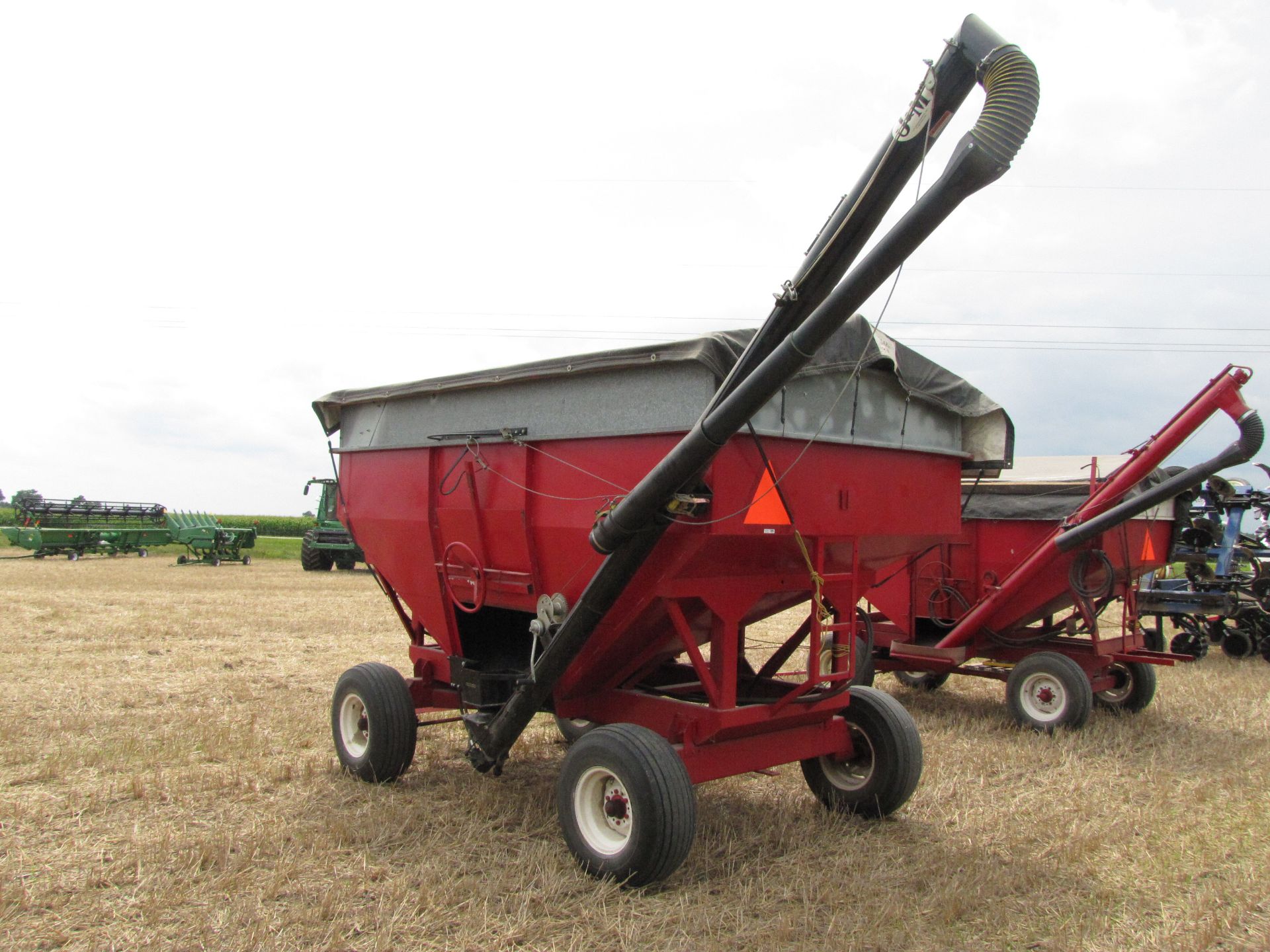 EZ Flow 300-bushel seed wagon - Image 6 of 18