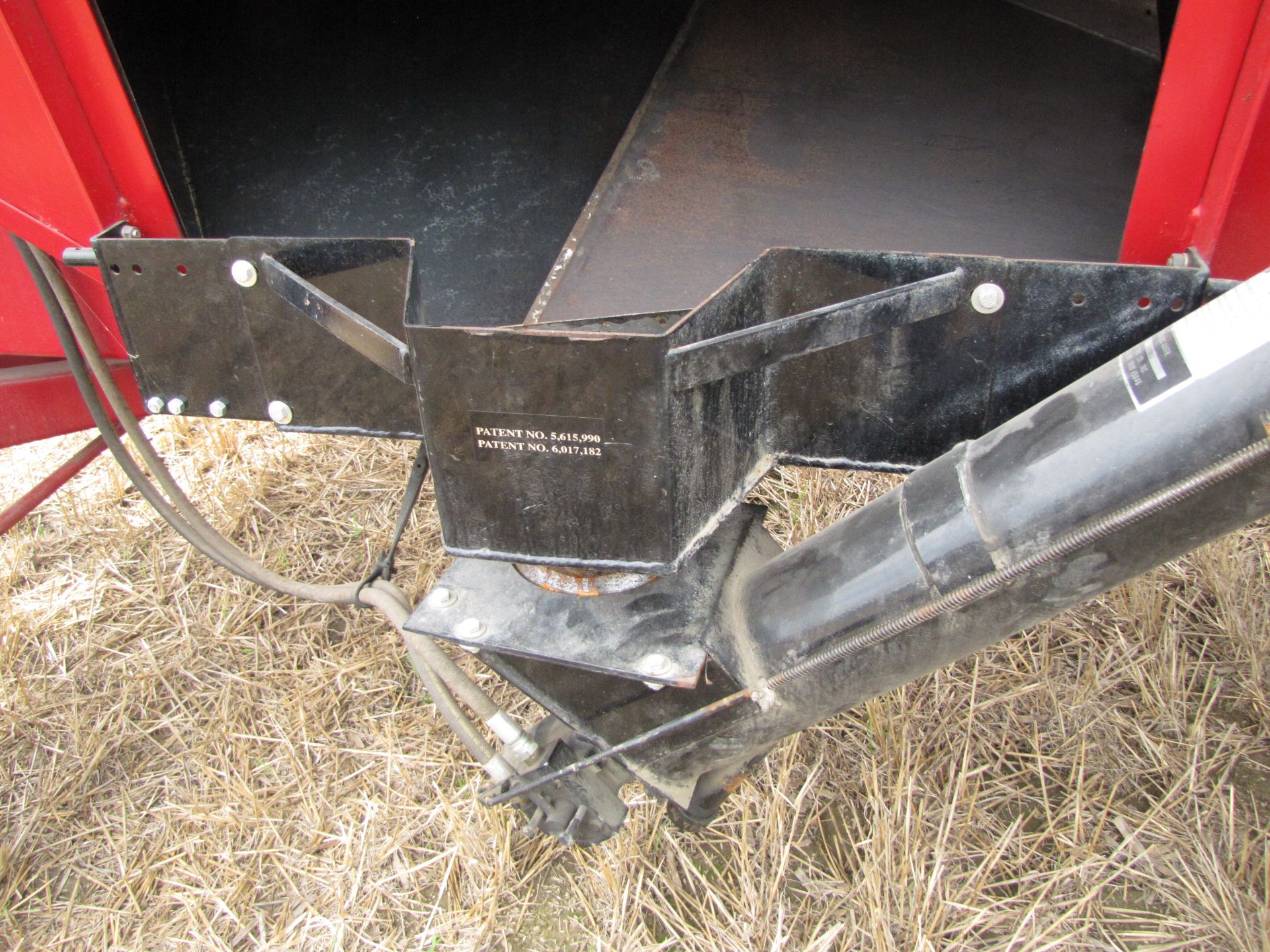 EZ Flow 300-bushel seed wagon - Image 10 of 18