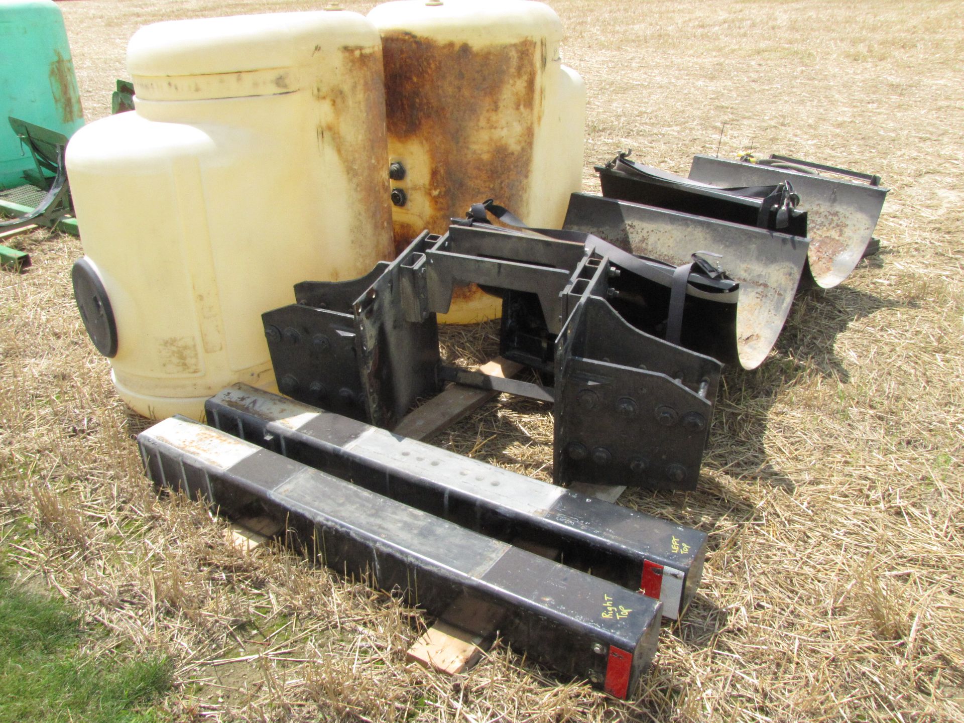 Set of 500 gal saddle tanks - Image 7 of 12