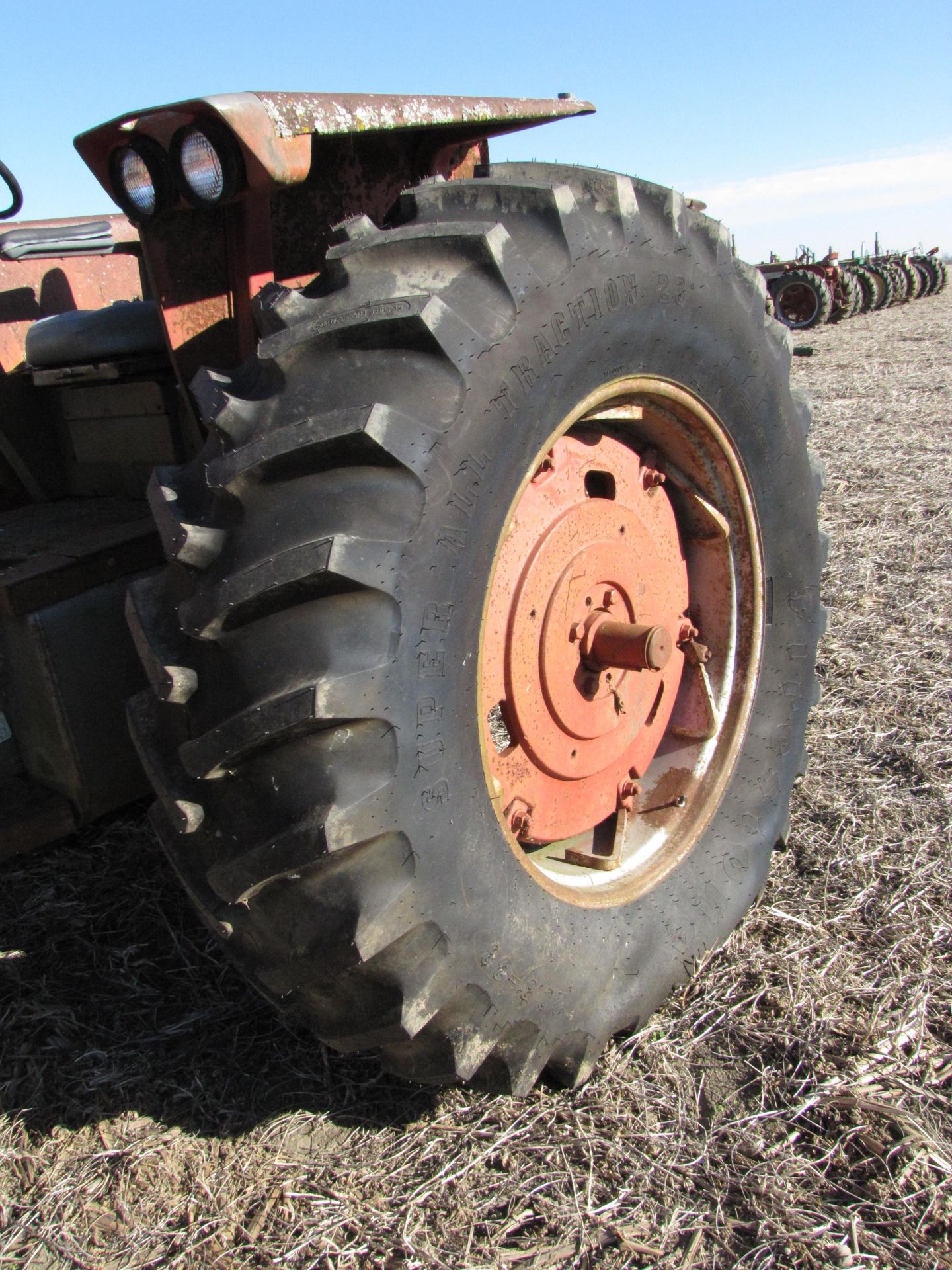 Massey-Ferguson 1100 Tractor - Image 19 of 46