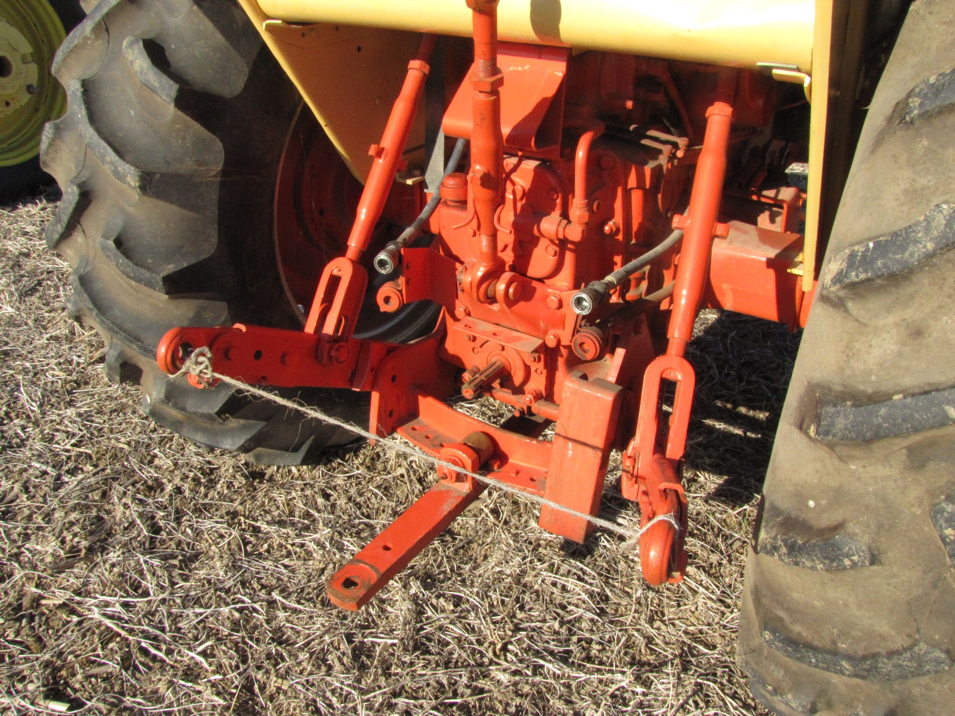 Case 930 Comfort King Tractor - Image 23 of 43