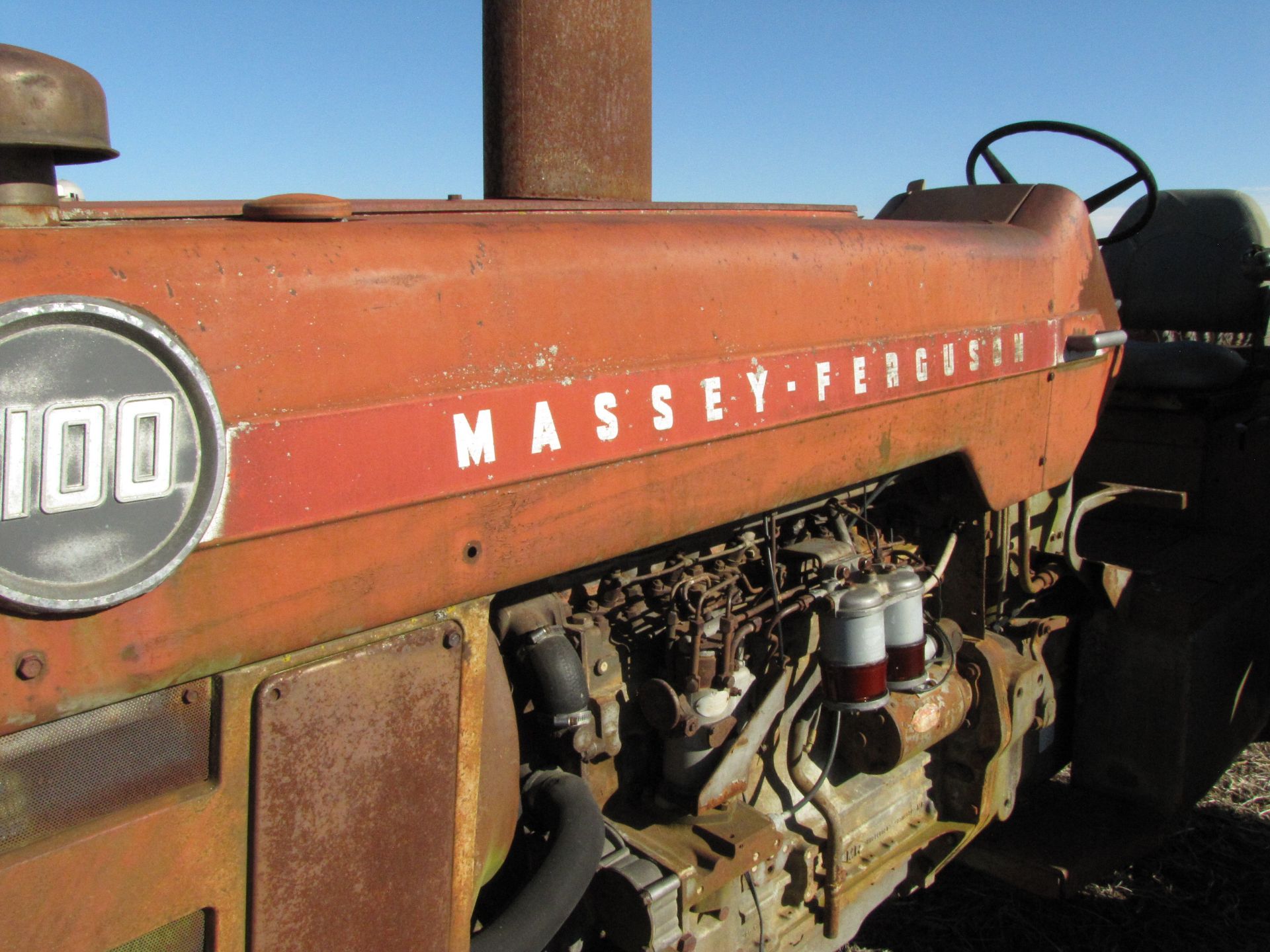 Massey-Ferguson 1100 Tractor - Image 13 of 46