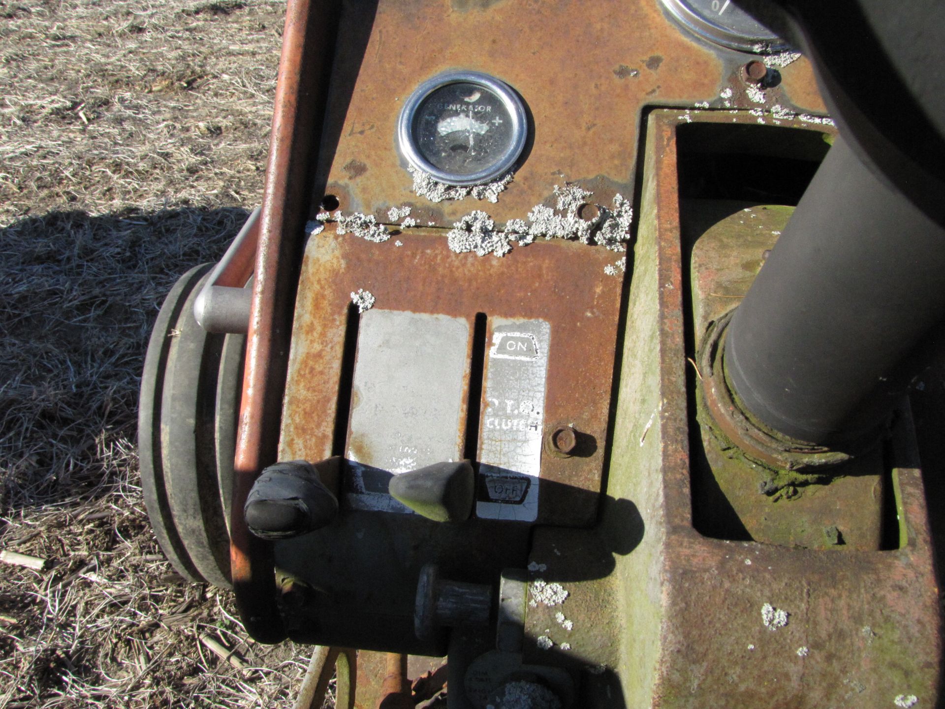 Massey-Ferguson 1100 Tractor - Image 32 of 46