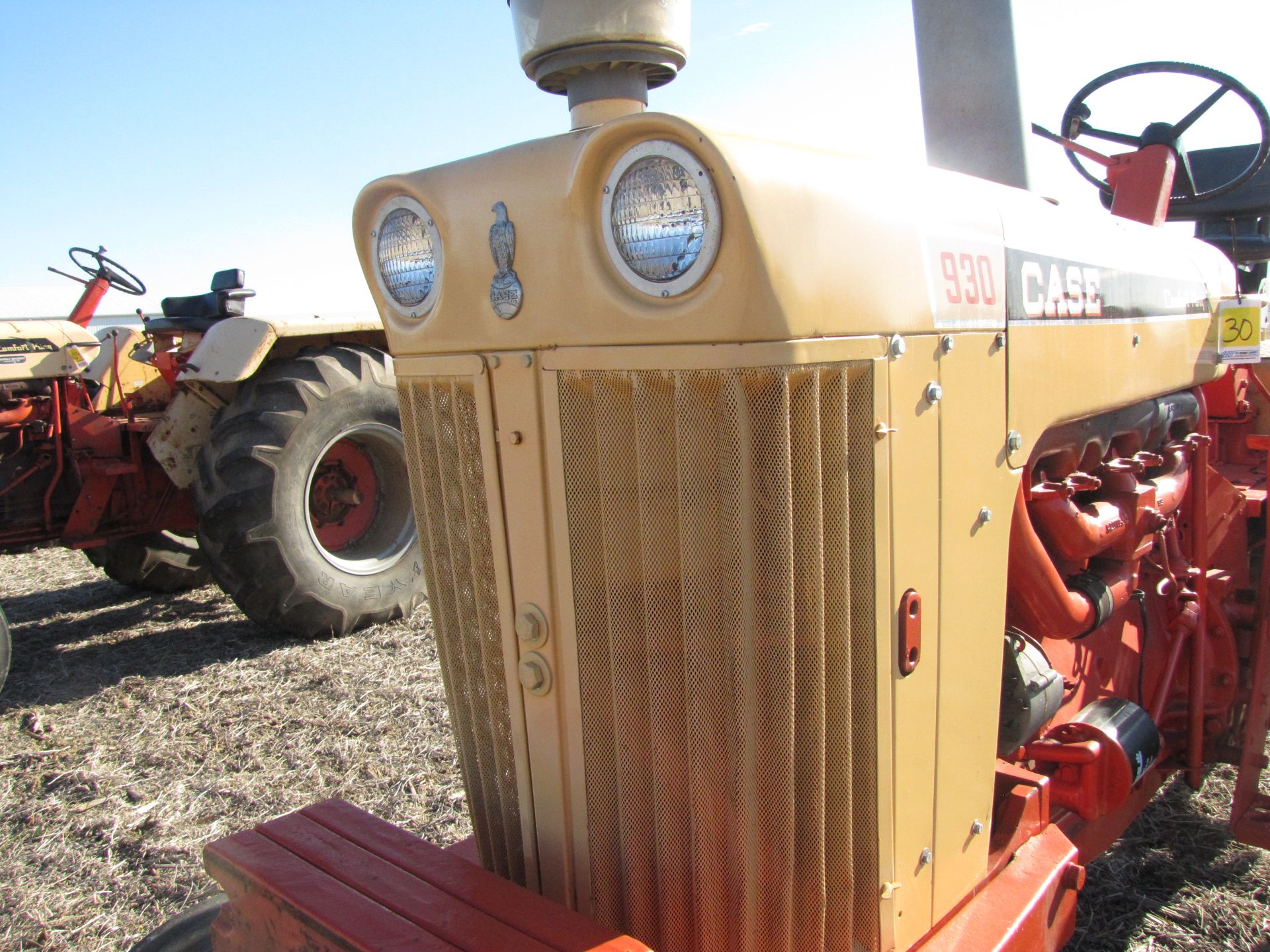 Case 930 Comfort King Tractor - Image 7 of 43