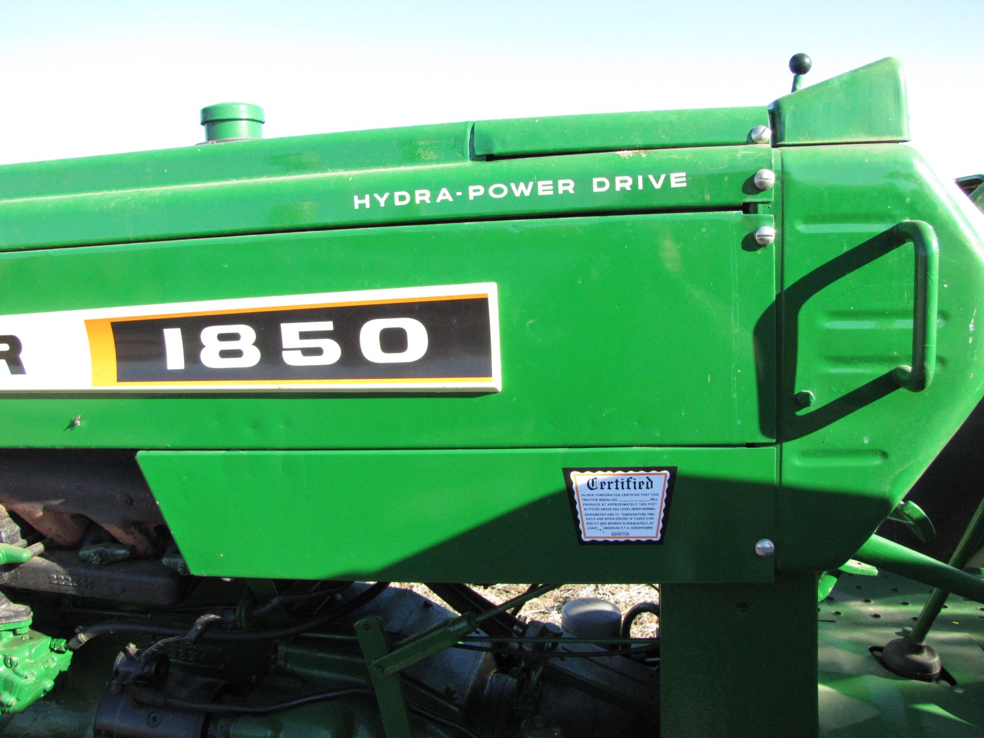 Oliver 1850 Tractor - Image 13 of 47