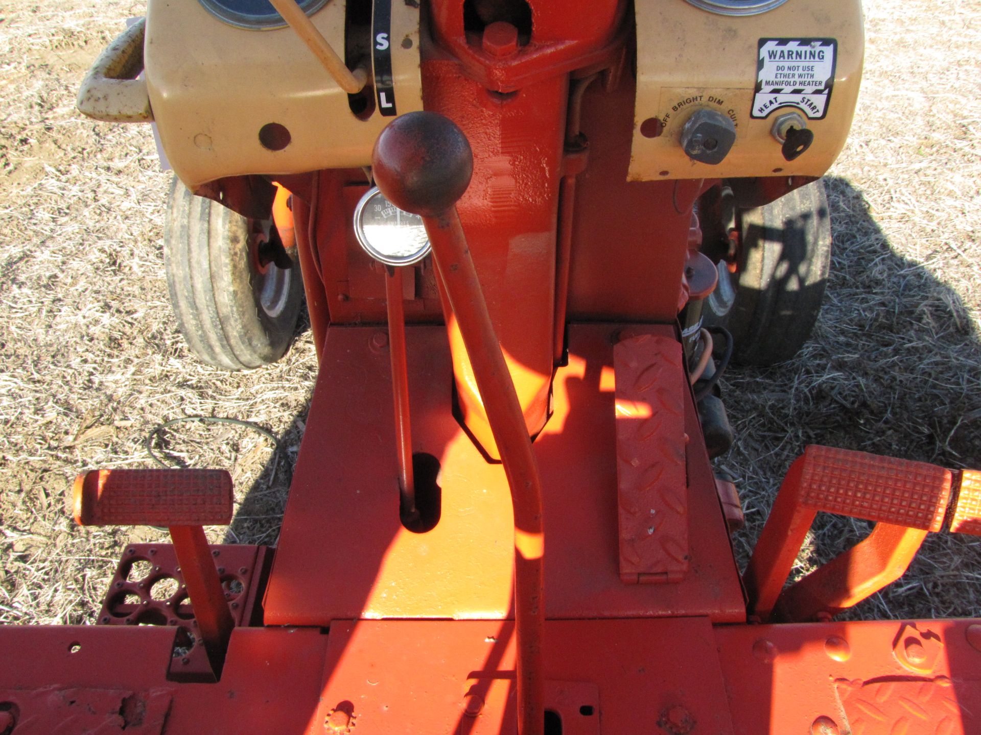 Case 930 Comfort King Tractor - Image 39 of 43