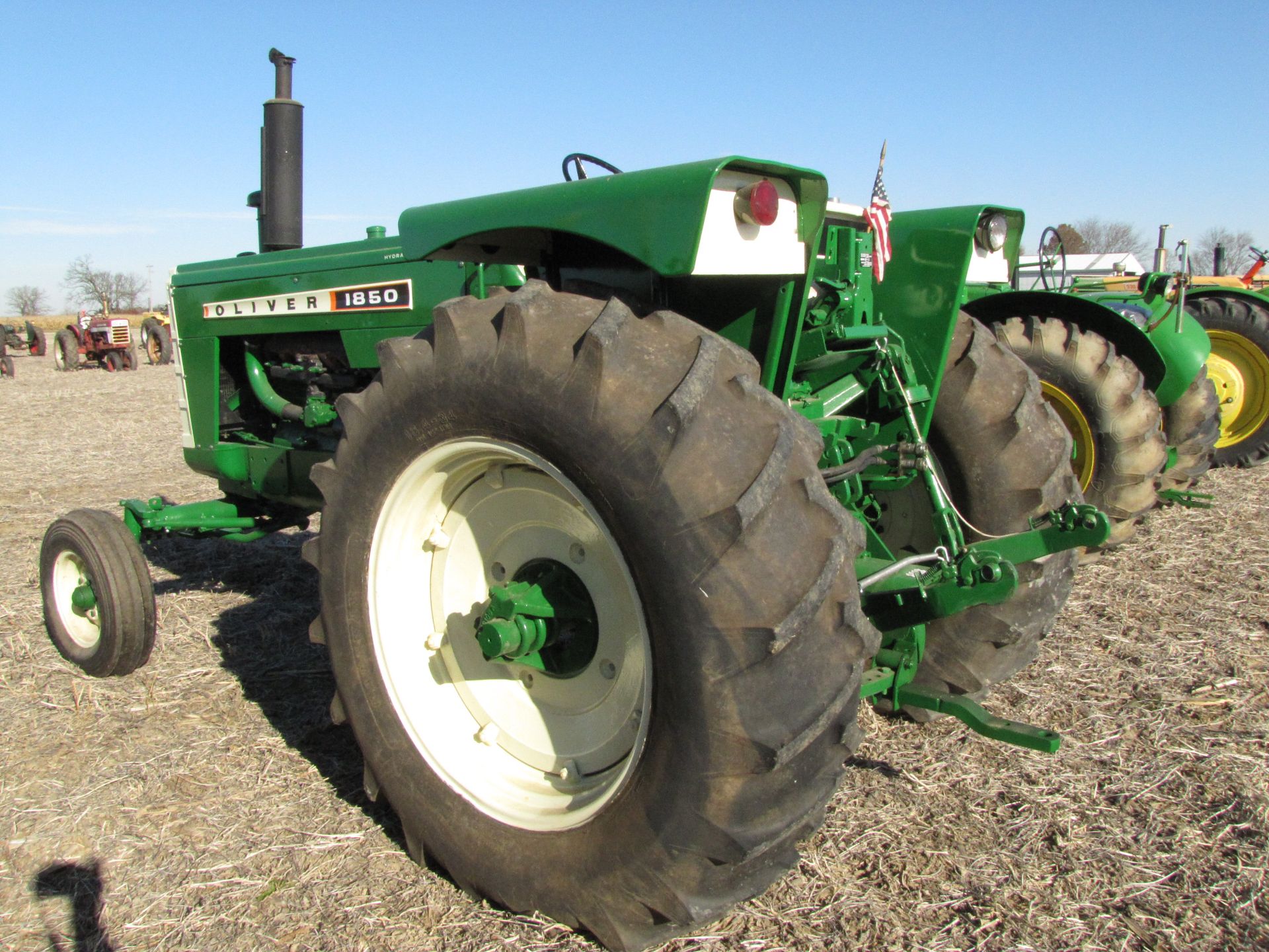 Oliver 1850 Tractor - Image 7 of 47