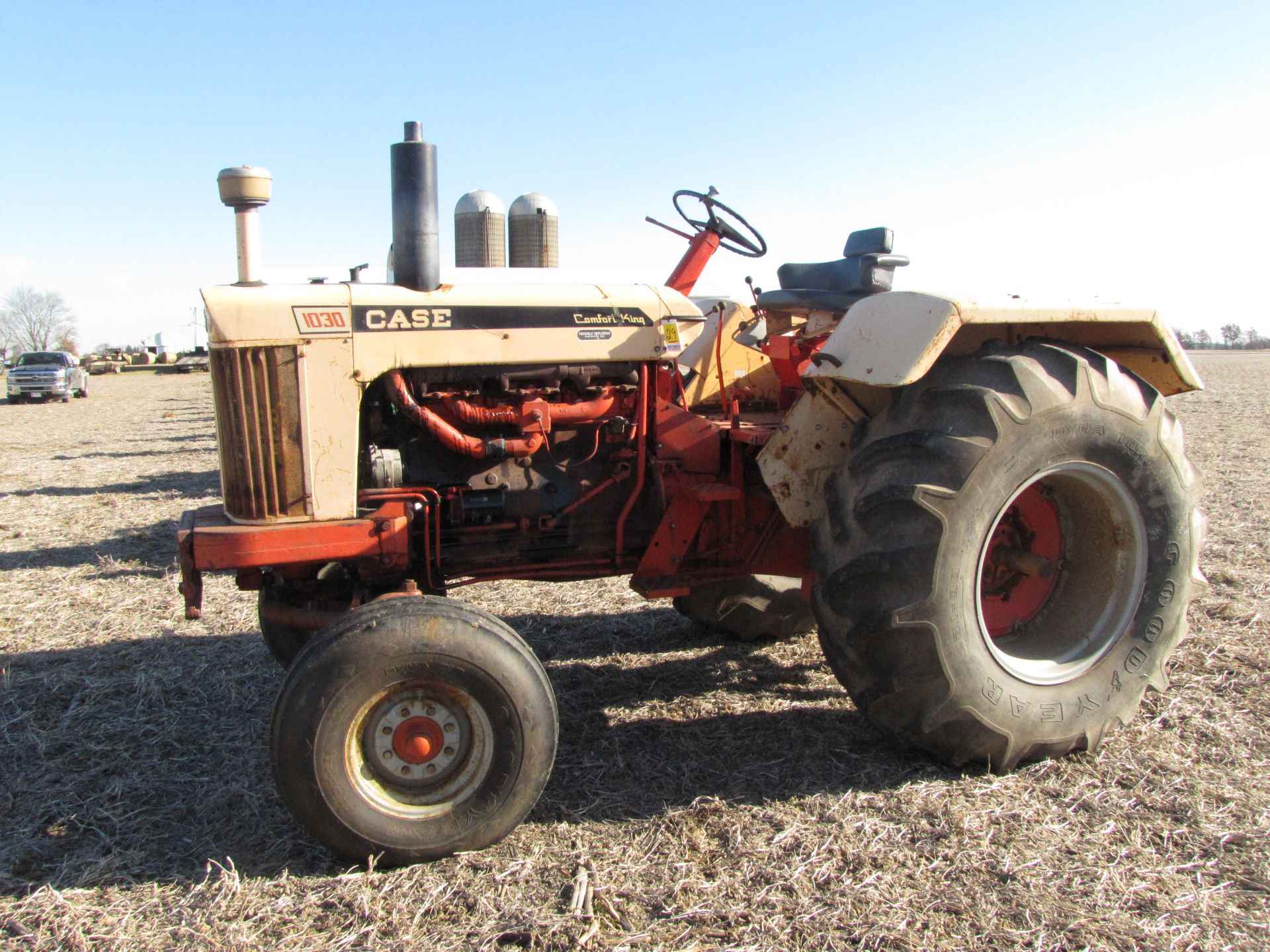 Case 1030 Tractor - Image 5 of 46