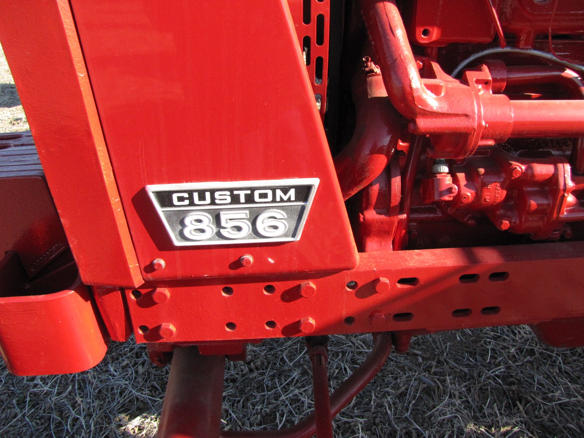 International 856 Custom Tractor - Image 15 of 50