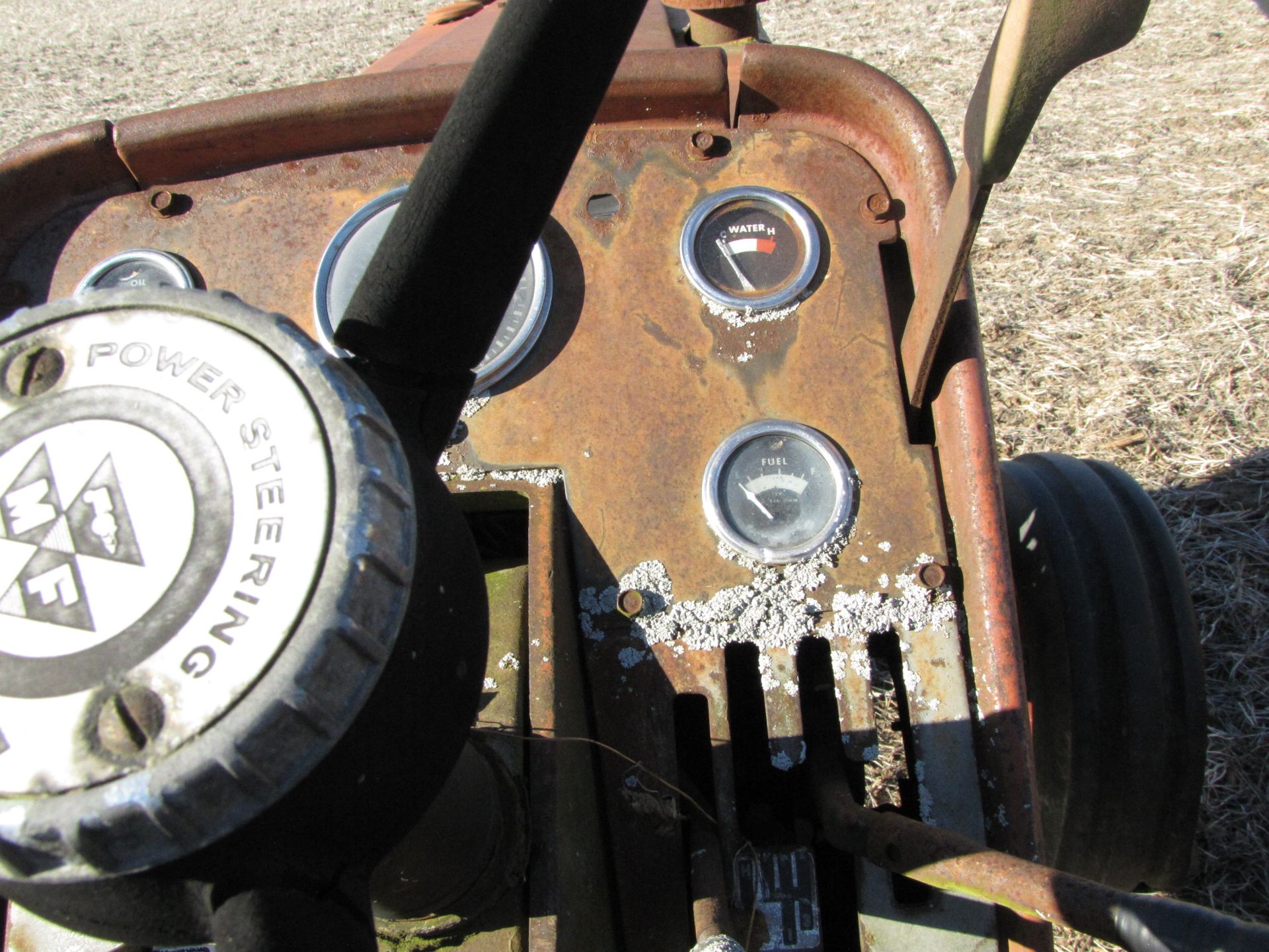 Massey-Ferguson 1100 Tractor - Image 33 of 46