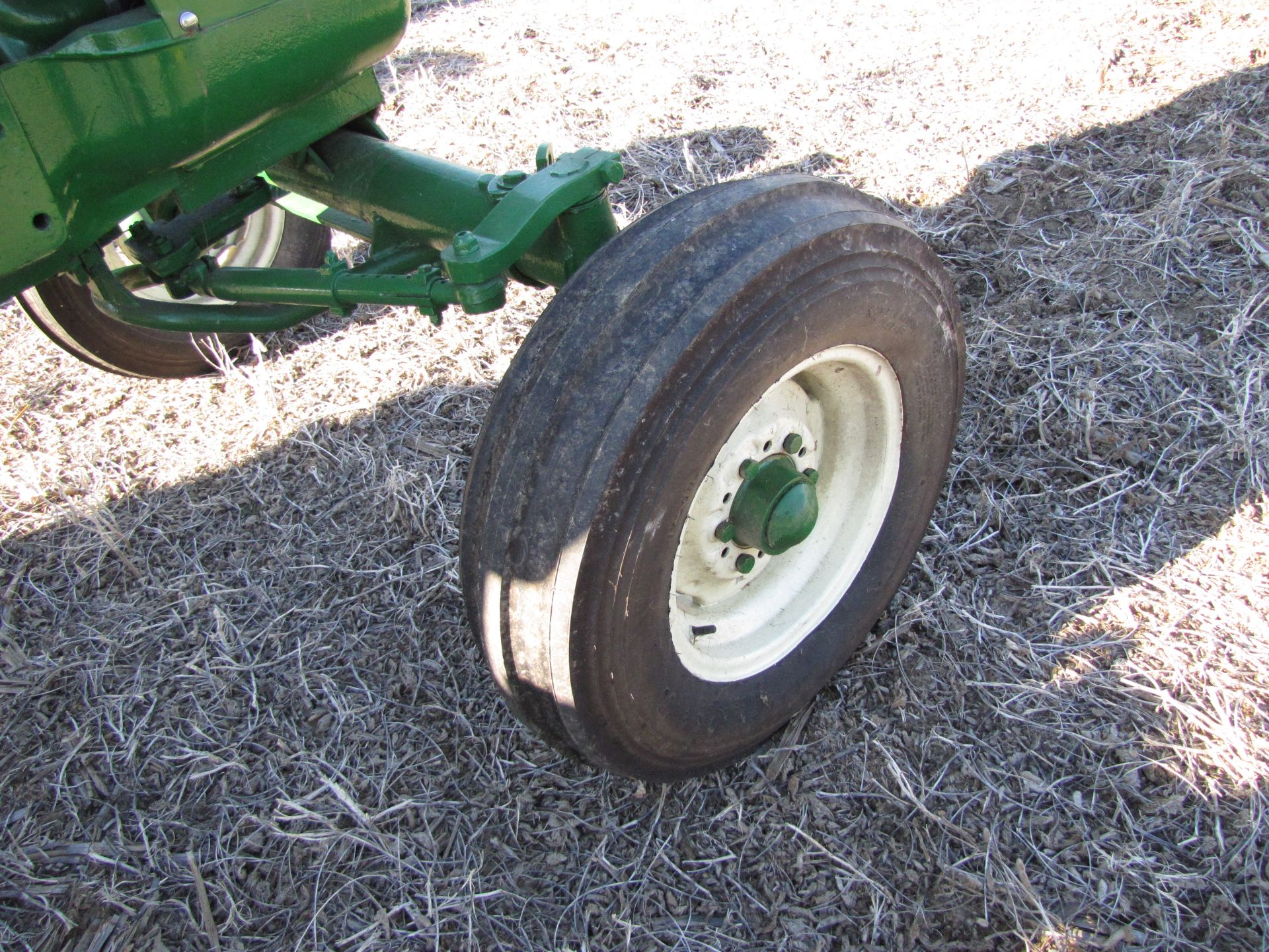 Oliver 1850 Tractor - Image 36 of 47