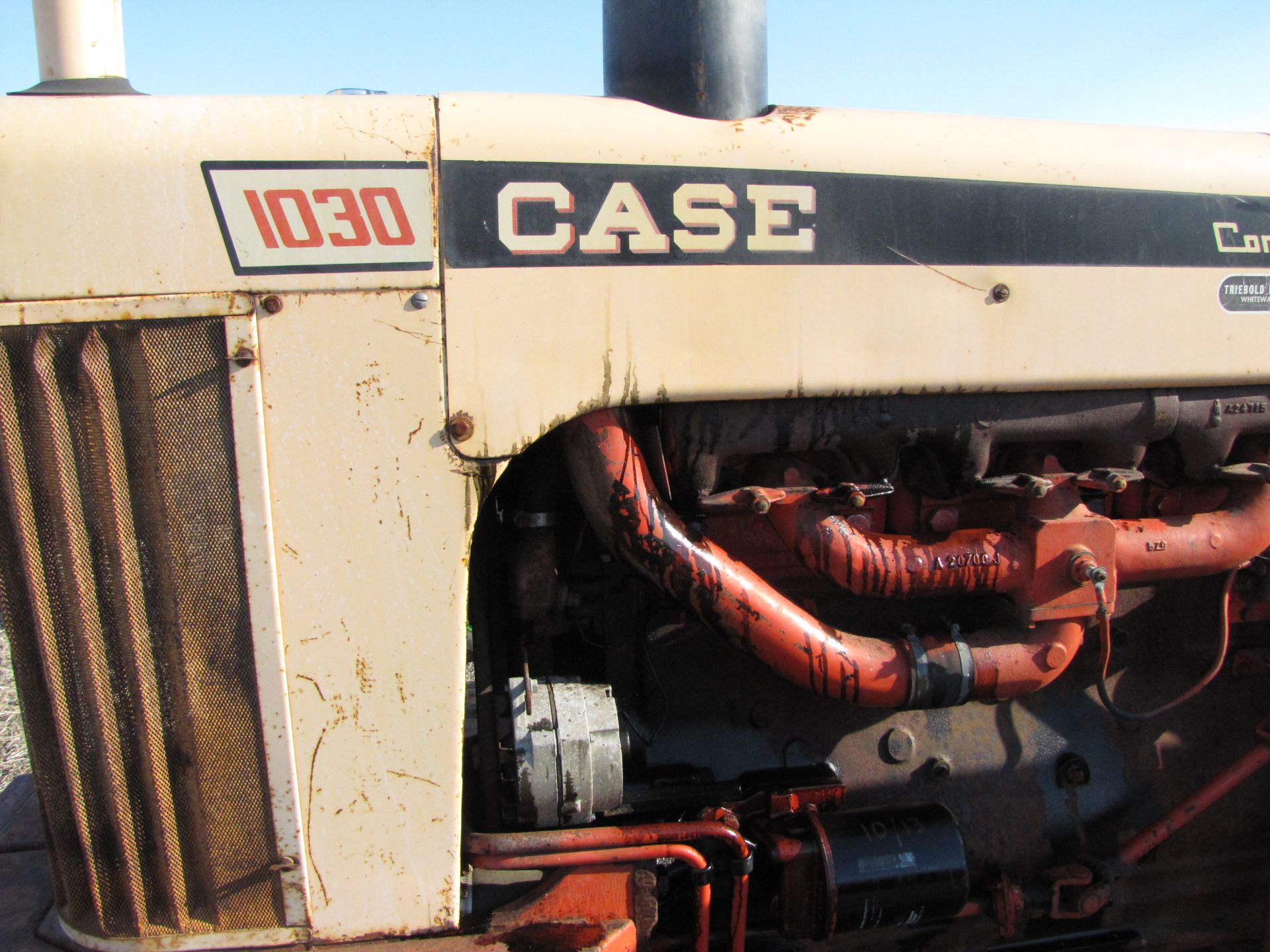 Case 1030 Tractor - Image 8 of 46