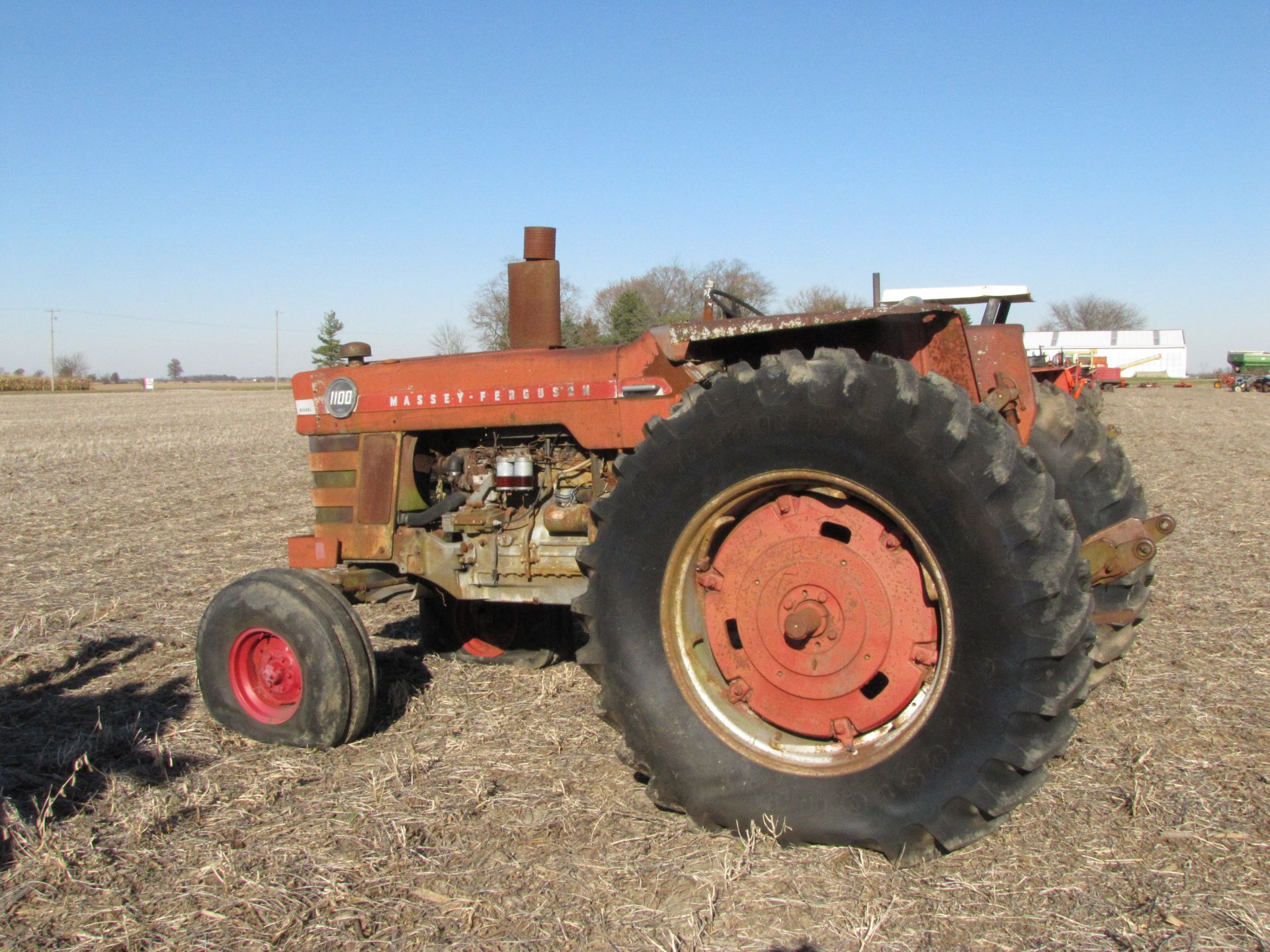 Massey-Ferguson 1100 Tractor - Image 4 of 46