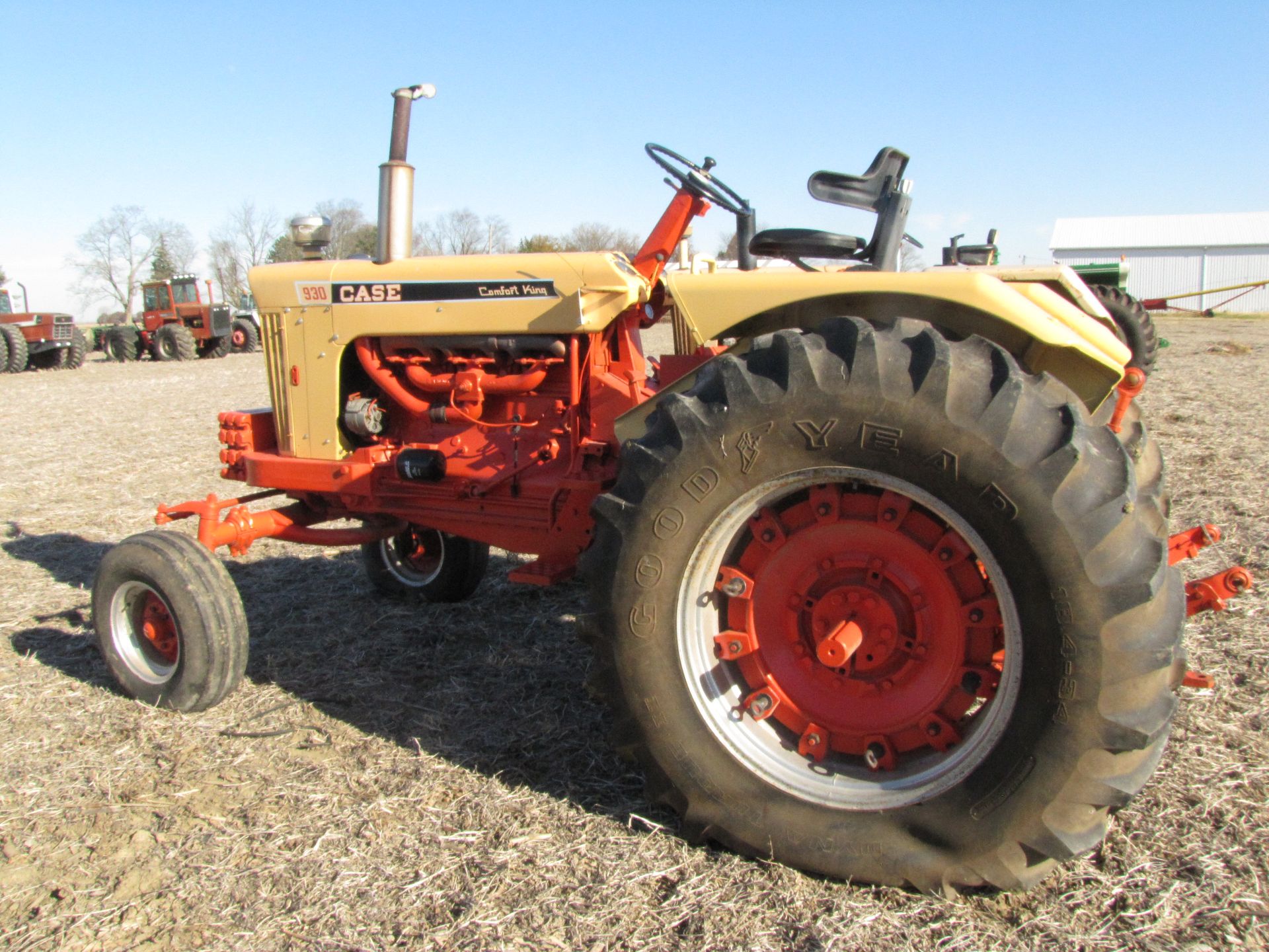 Case 930 Comfort King Tractor - Image 4 of 43