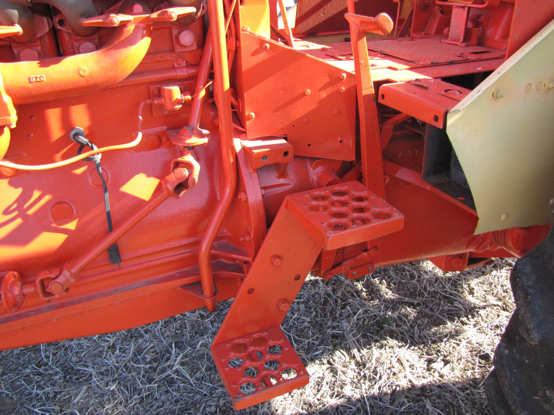 Case 930 Comfort King Tractor - Image 14 of 43