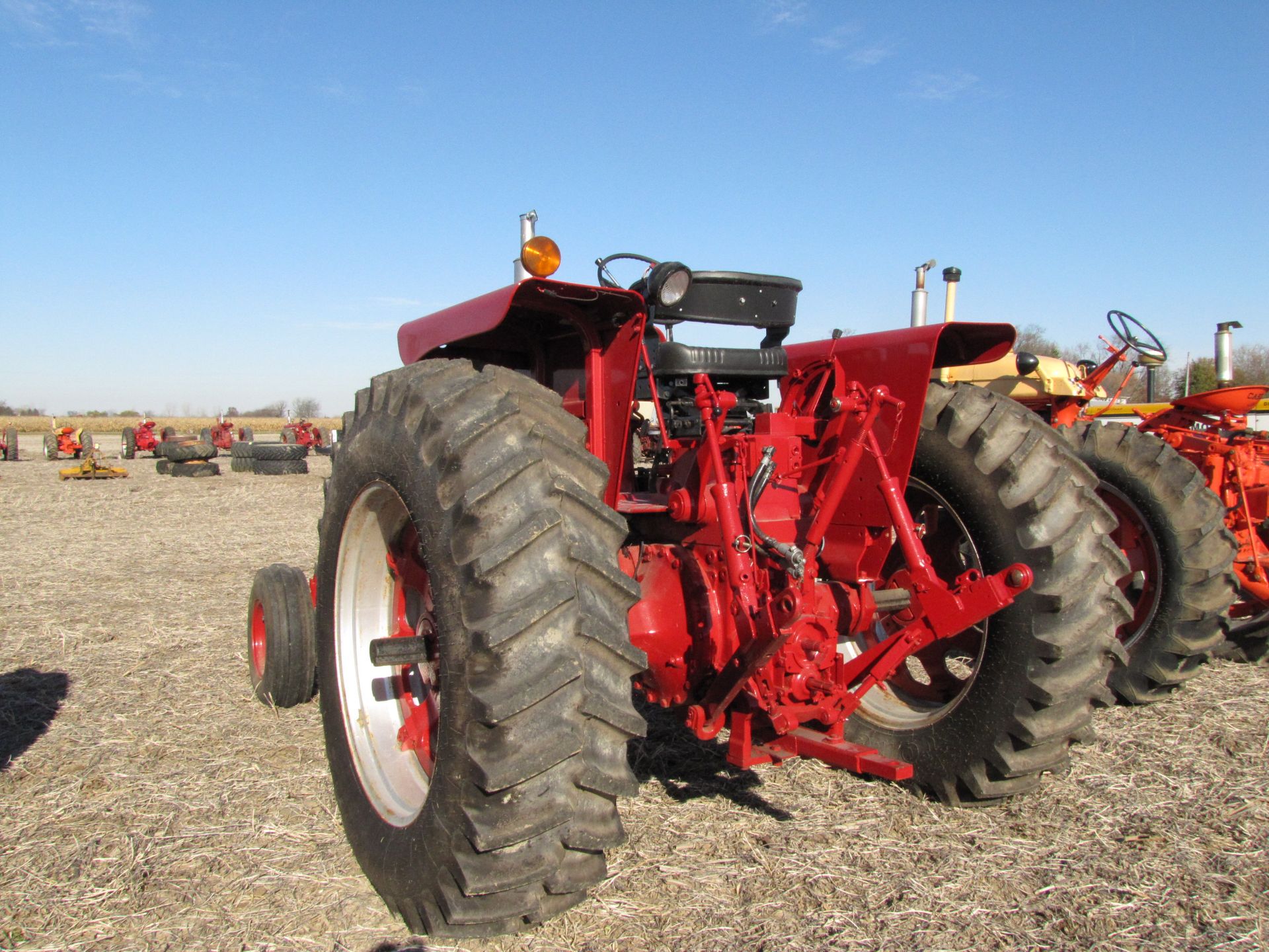 International 856 Custom Tractor - Image 7 of 50