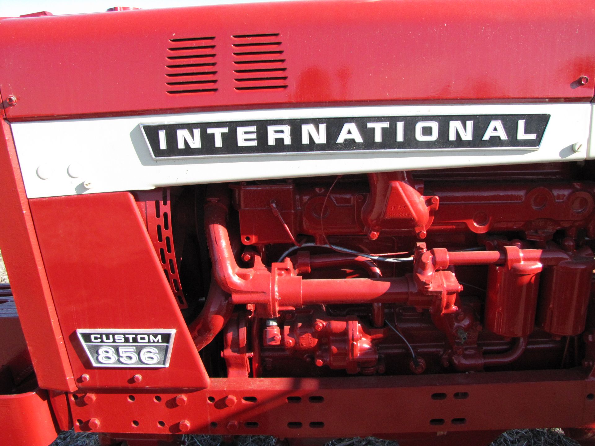 International 856 Custom Tractor - Image 16 of 50