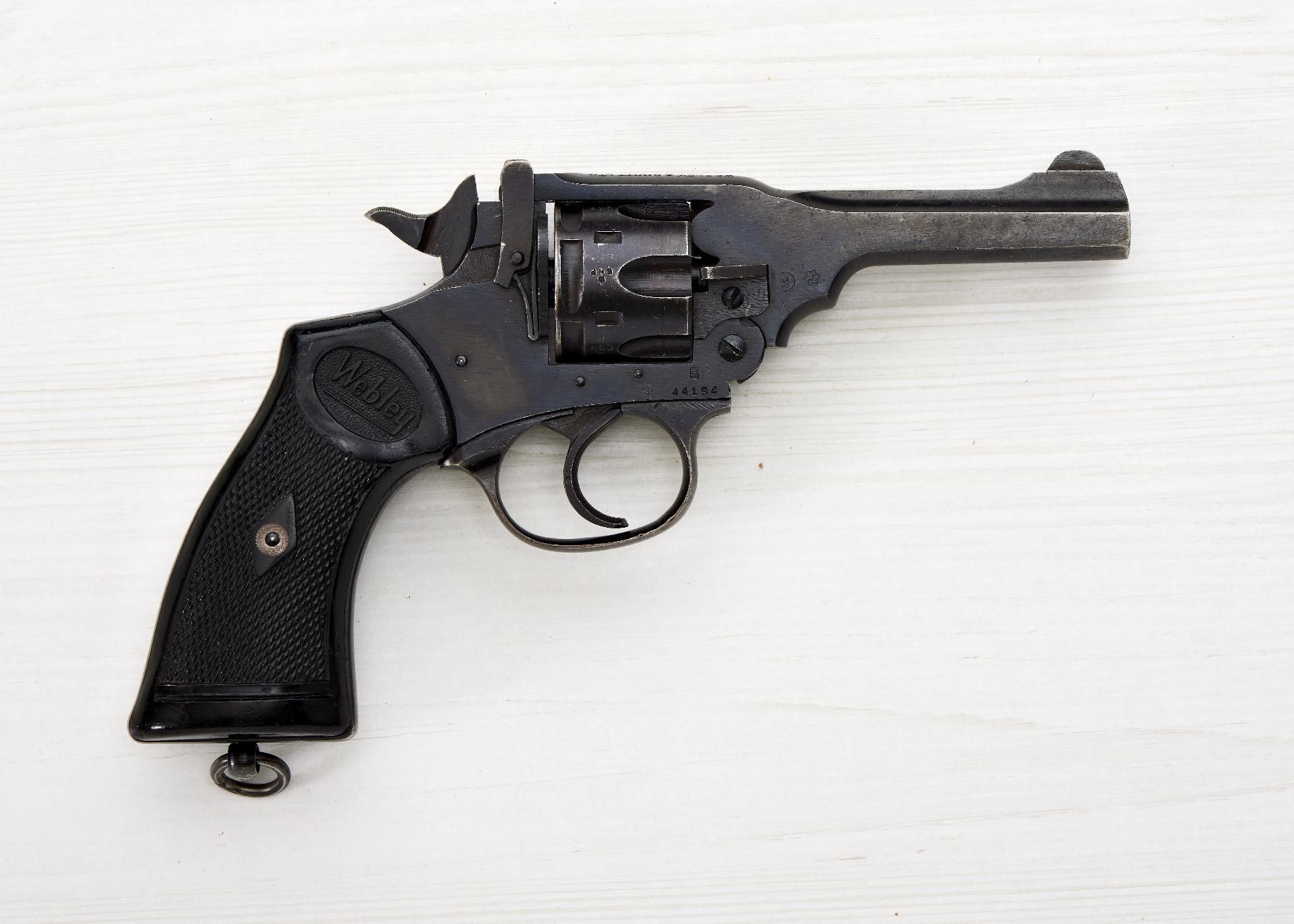 Kurzwaffen (militärisch) : Webley Revolver MK 4 Kaliber .38, Seriennummer 44194. - Image 2 of 2