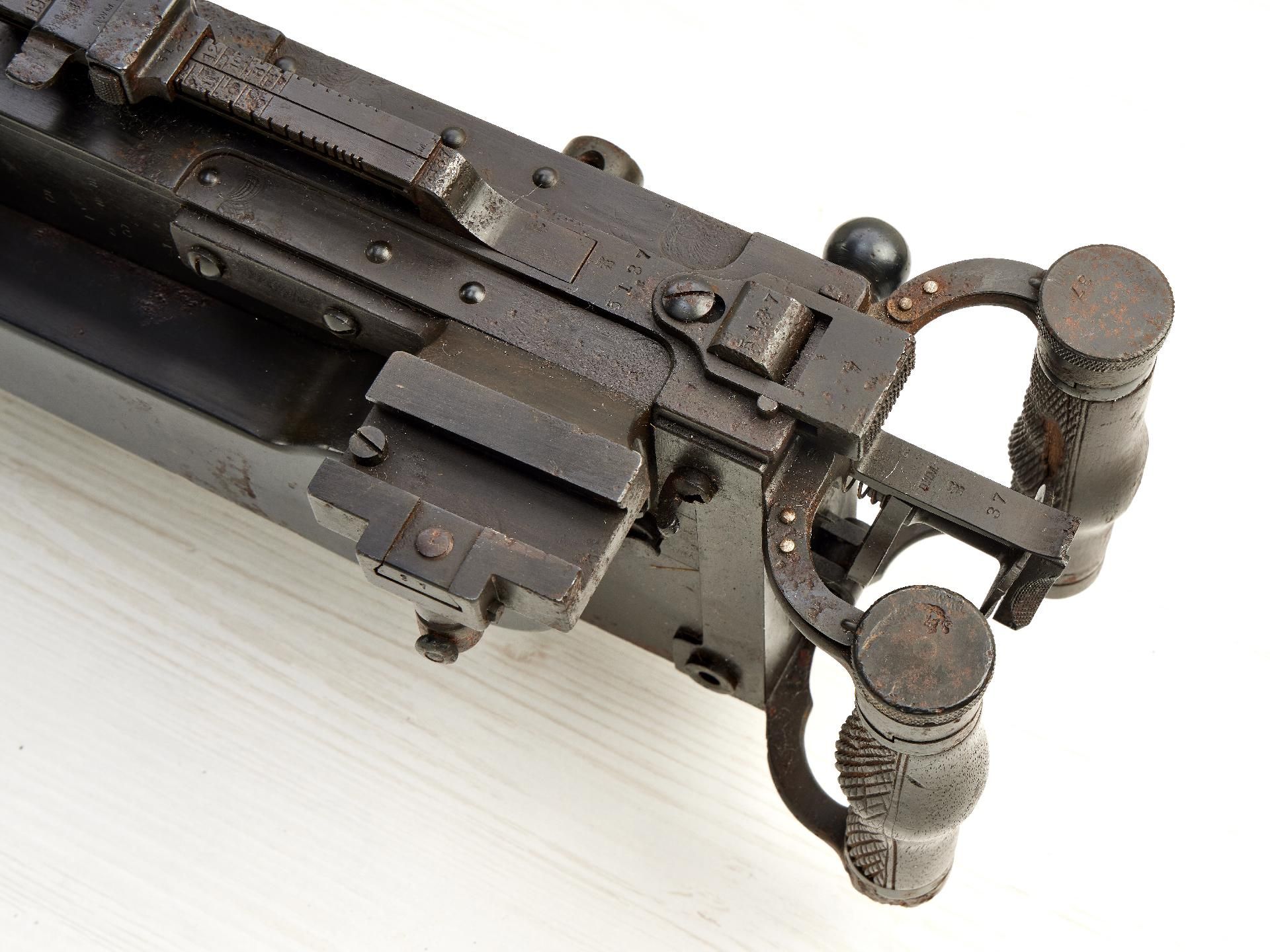 Guns / Militärische Ordonanzwaffen Deutschland : Maschinengewehr 08 der Firma Deutsche Waffen- und - Image 5 of 7