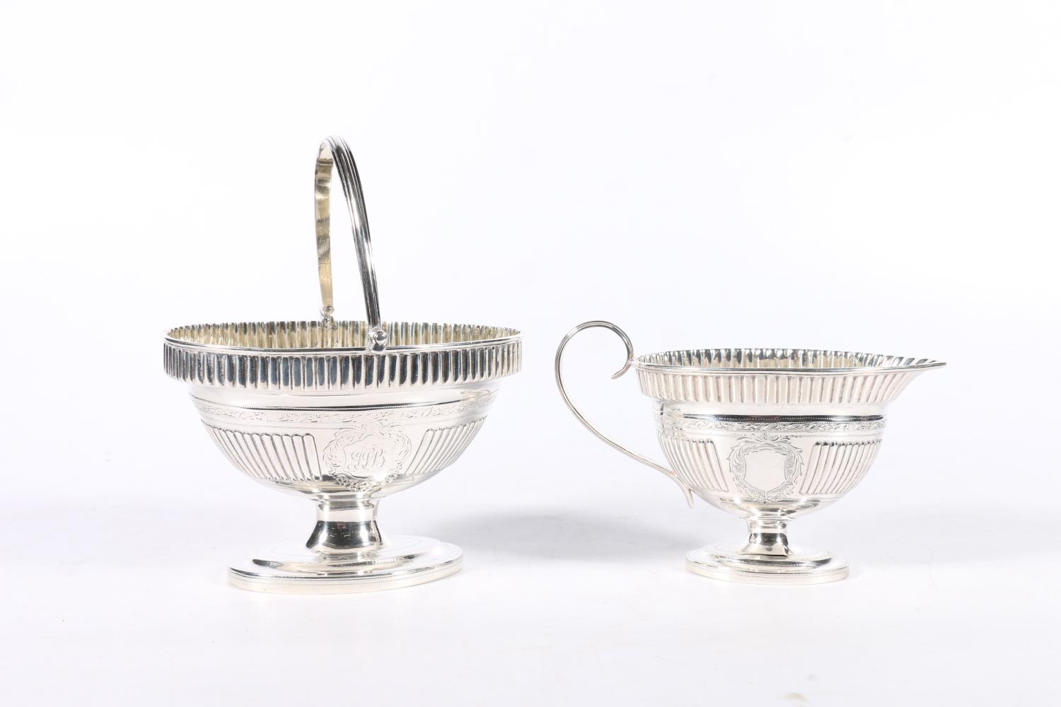 Georgian silver sugar basket by Robert Hennell I & David Hennell II, London, 1795, 10cm 203g and a