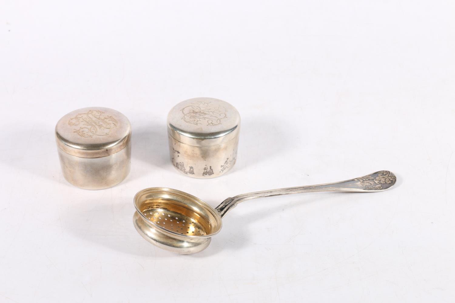 A pair of circular Swedish silver boxes and covers by maker 'GM', probably Gustaf Mollenberg, 'A6'