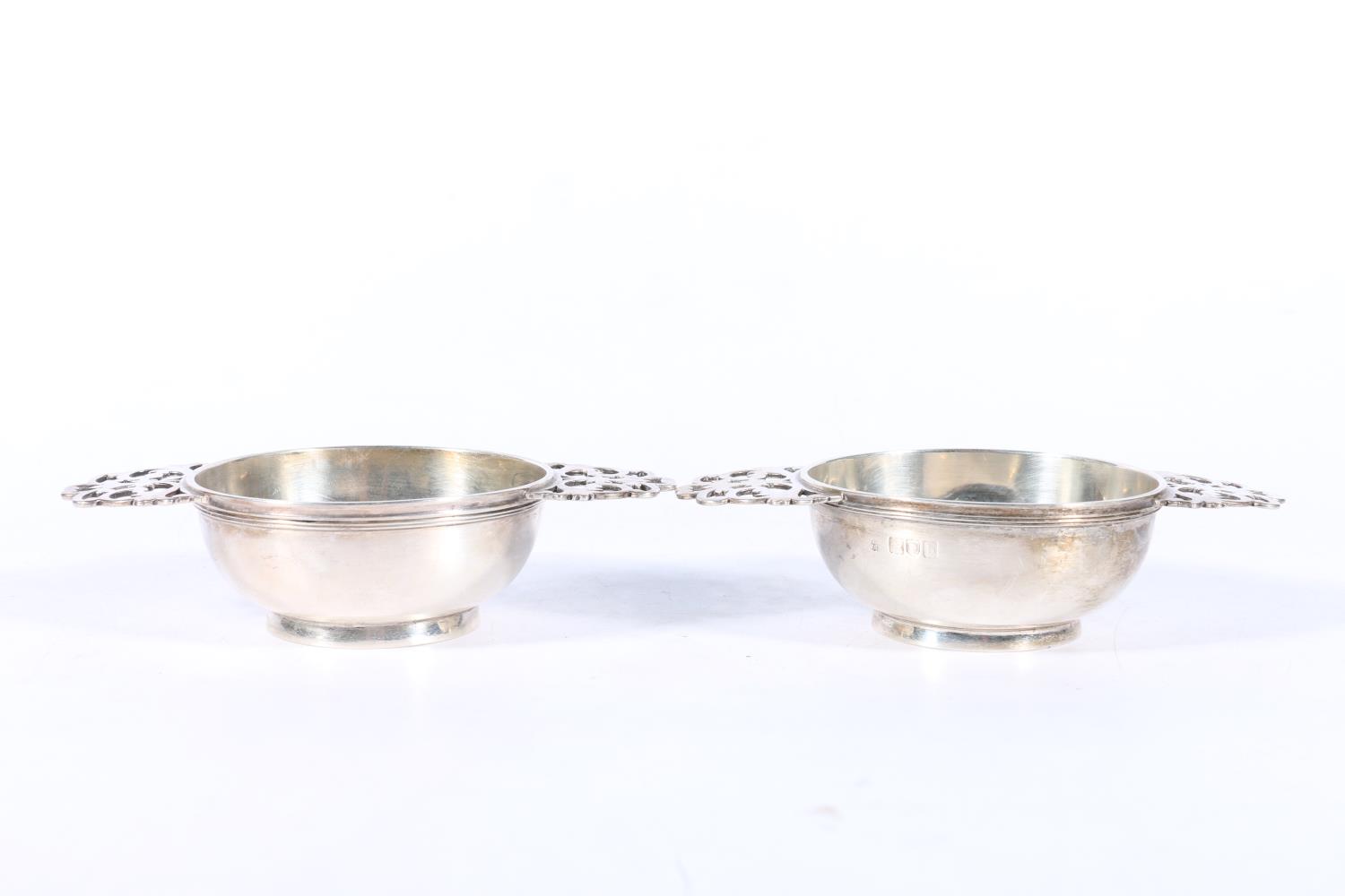 Pair of Victorian silver quaichs with pierced handles by Wakely & Wheeler (James Wakely & Frank - Image 2 of 5