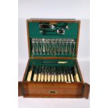 Mappin and Webb silver plated suite of oar pattern flatware including fish servers, carving set,