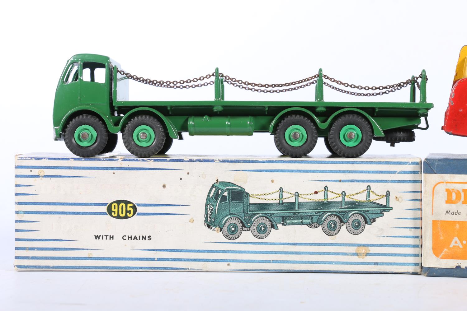 Dinky Supertoys 905 Foden Flat Truck with Chains with green cab and body, bright green hubs, rounded - Image 4 of 4