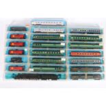 Rivarossi N gauge model railways to include 9136 2-8-8-2 Mallet locomotive 2197 Norfolk and