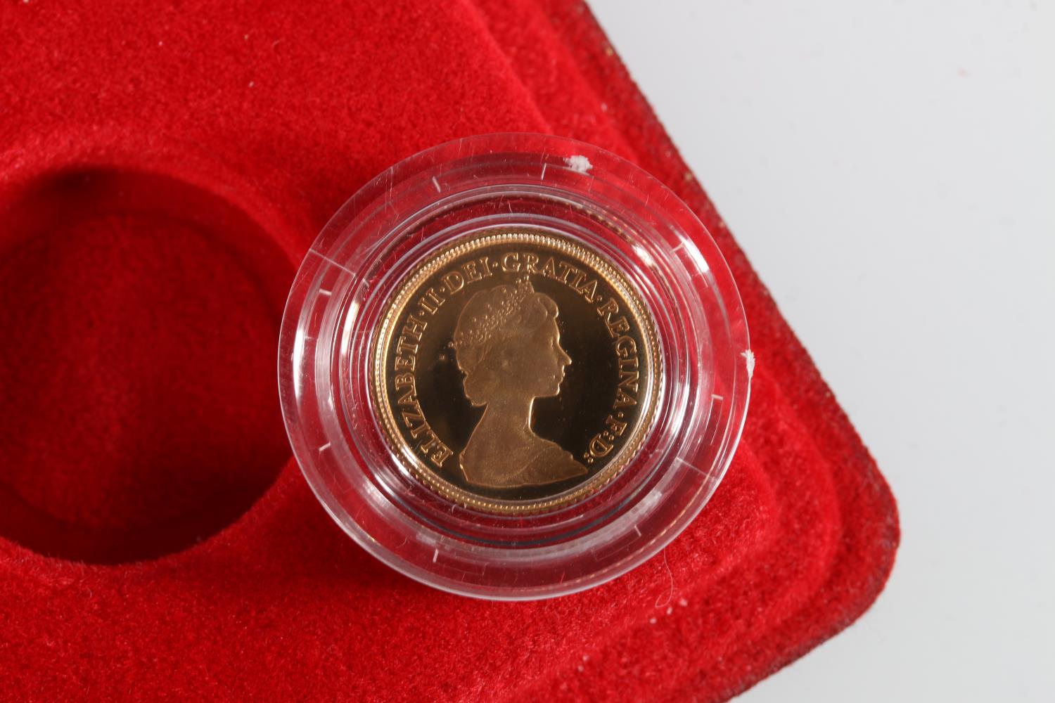 UNITED KINGDOM Elizabeth II (1952-2022) gold proof half sovereign 1980 capsulated and in Royal - Image 3 of 3