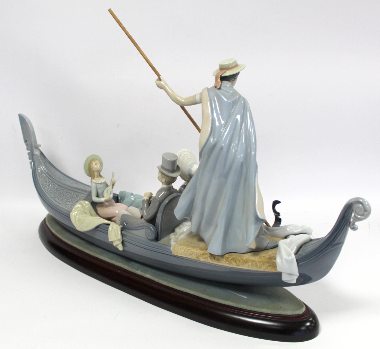 Large Lladro porcelain figure group "En La Gondola" (In the Gondola), model no. 1350, in the form of - Image 5 of 7