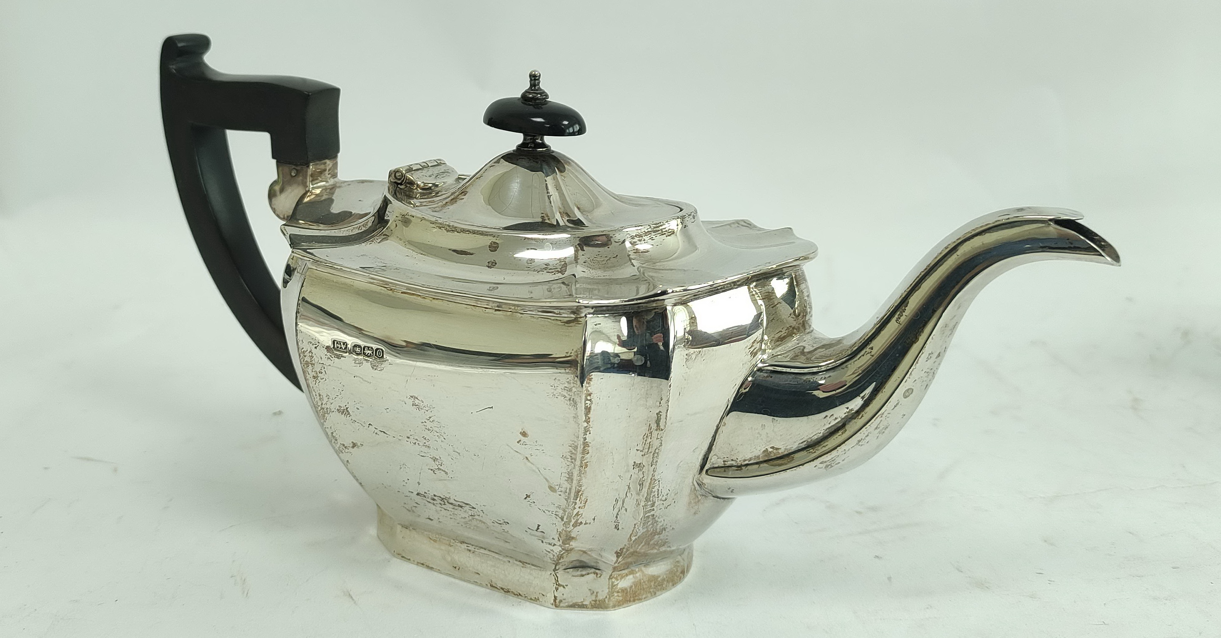 Silver four-piece tea set of boat shape with incurved edges, by Viners Sheffield 1931, 1870g / 59oz. - Image 2 of 4