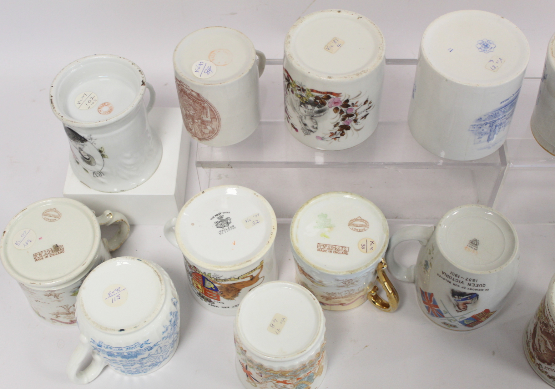 Collection of sixteen commemorative mugs and a beaker for the Jubilees of Queen Victoria 1887 and - Image 8 of 9