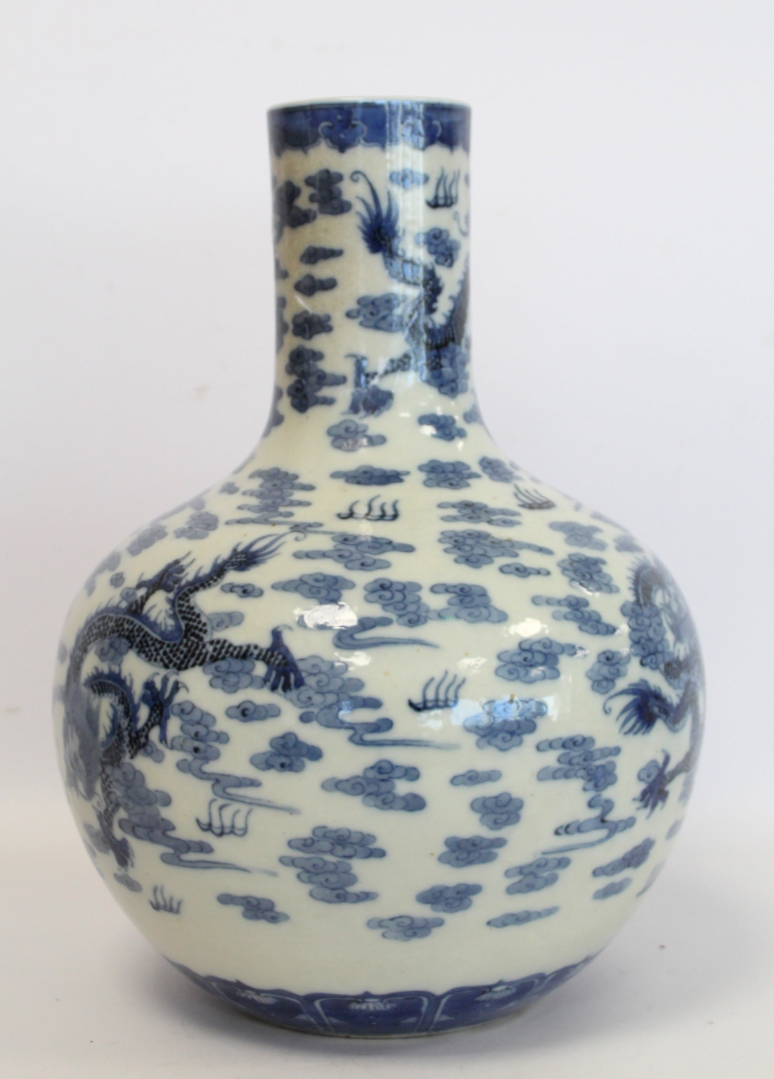 Chinese Qing dynasty large blue and white bottle vase decorated with five five-clawed scrolling - Image 2 of 21