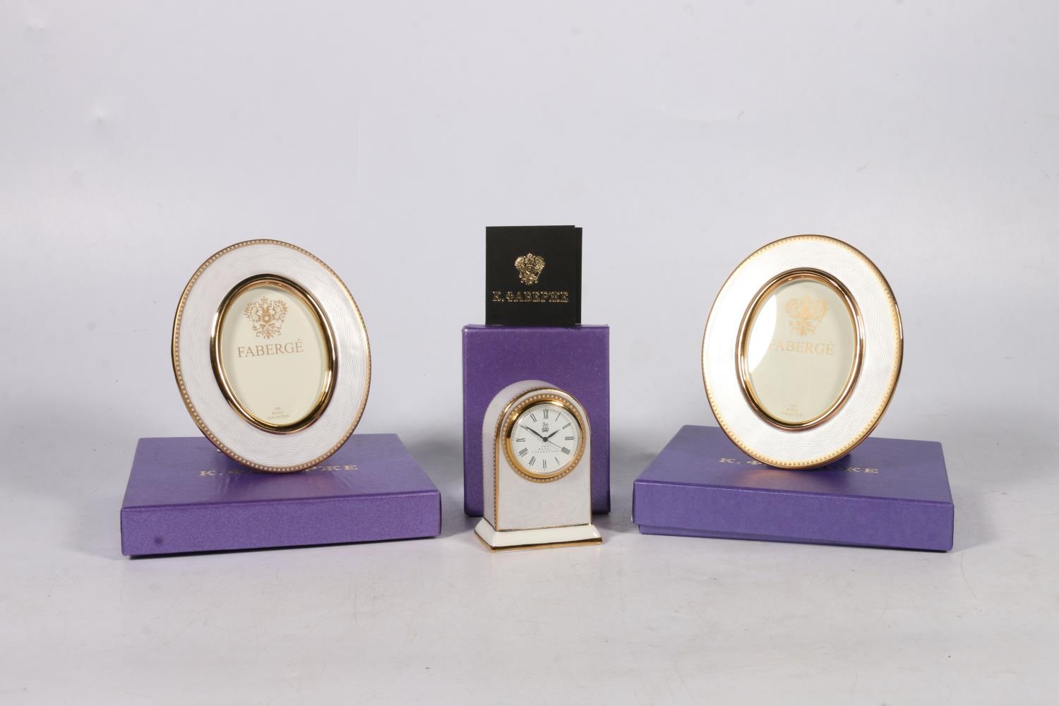 English Fine Bone China, 'The Royal Collection Fabergé' boudoir clock decorated with imitation - Bild 2 aus 5