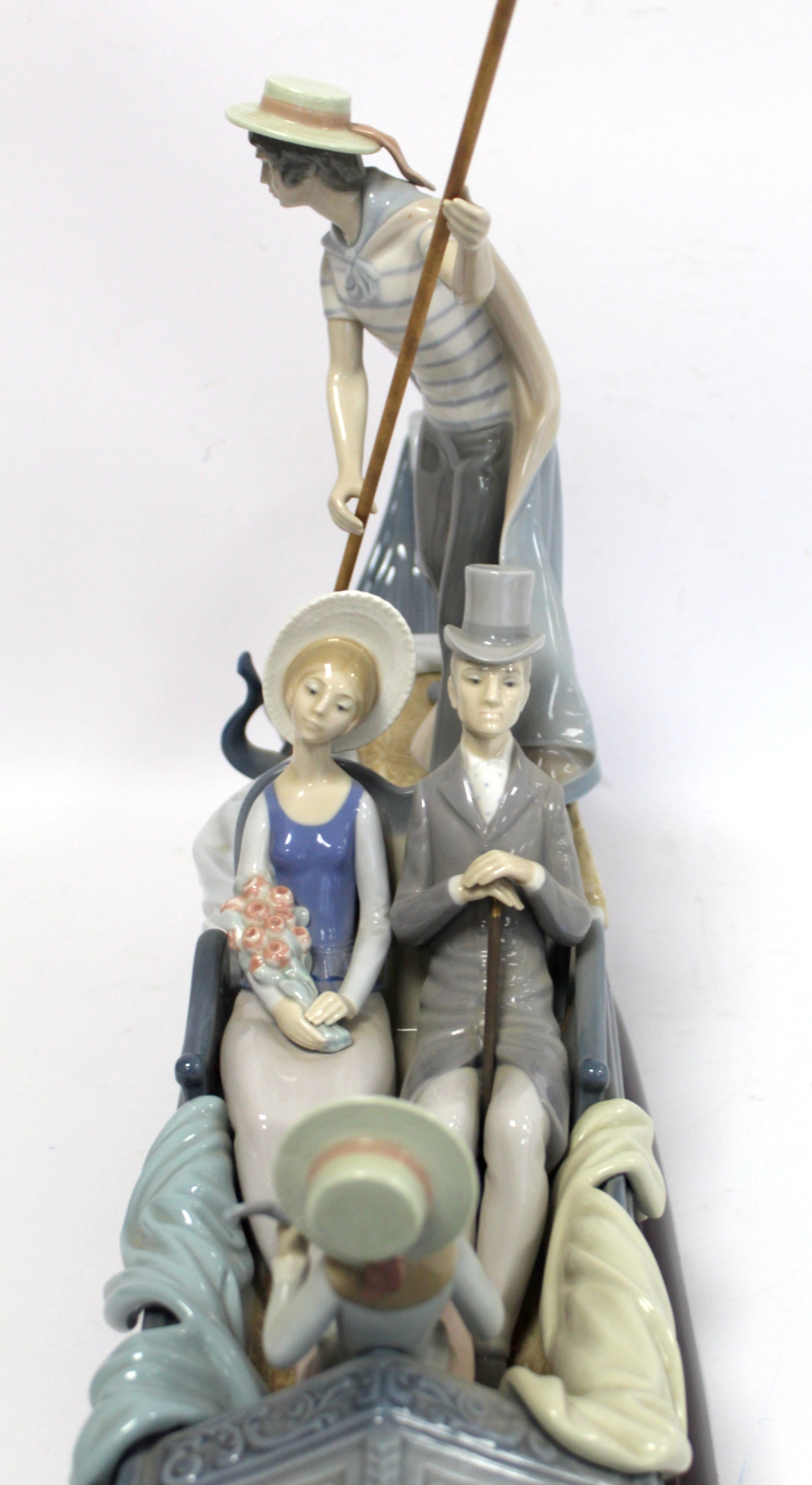 Large Lladro porcelain figure group "En La Gondola" (In the Gondola), model no. 1350, in the form of - Image 3 of 7