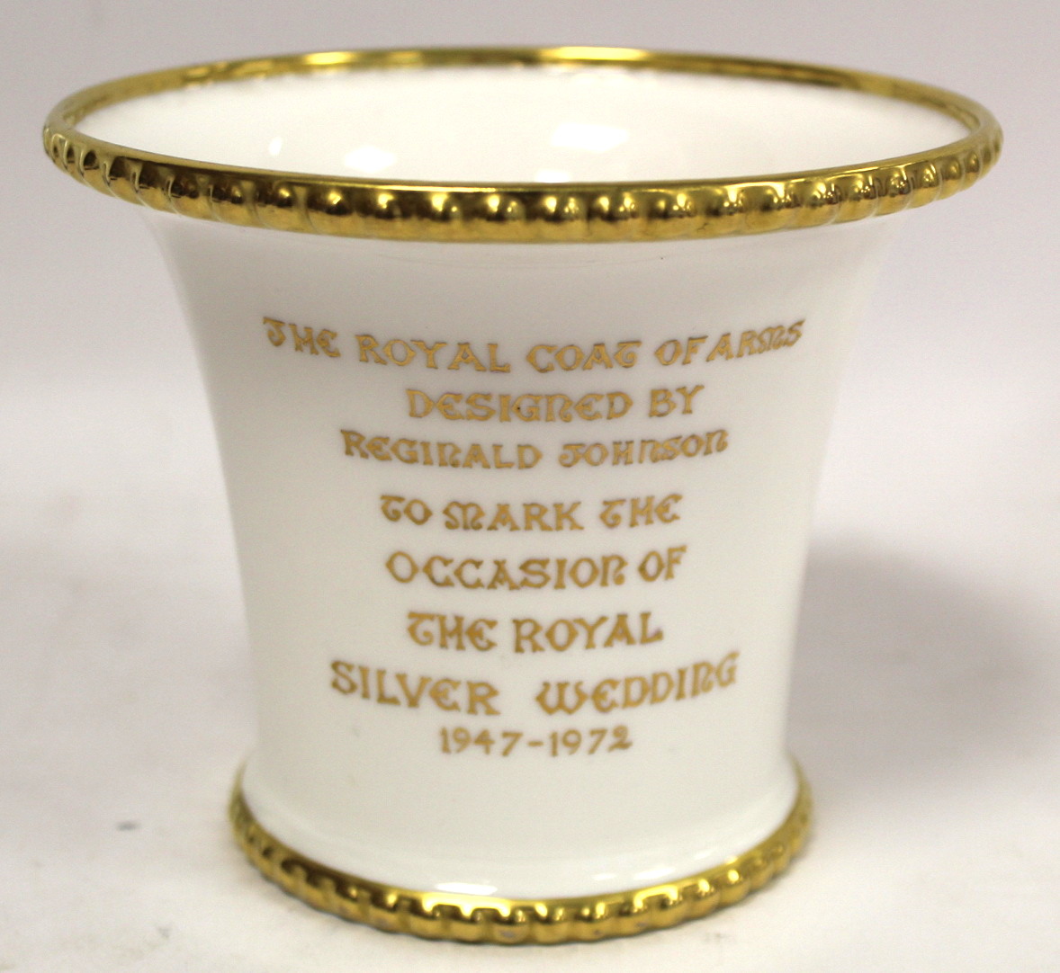 Large Spode commemorative bone china loving cup for the Silver Wedding of The Queen and Duke of - Bild 6 aus 7