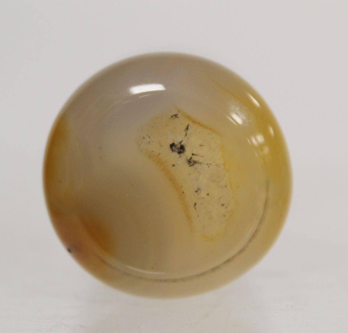 Chinese mottled brown and grey agate snuff bottle of cylindrical form with domed stopper. 8cm high. - Image 7 of 9