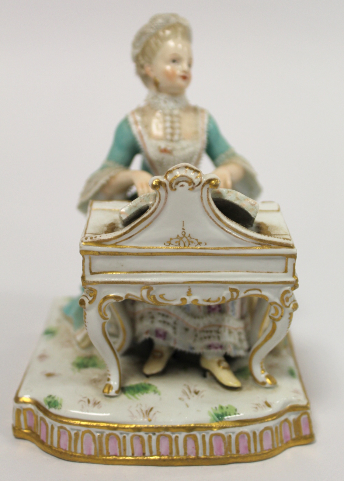 Meissen porcelain figure emblematic of the 'Sense of Sound' in the form of a lady in 18th century - Bild 3 aus 11