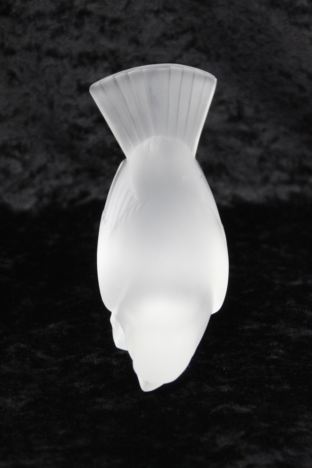 Modern Lalique frosted glass paperweight in the form of a pecking sparrow, incised mark Lalique - Image 2 of 7