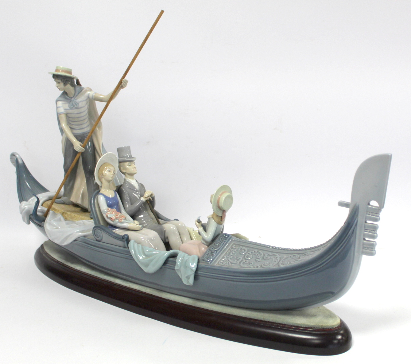 Large Lladro porcelain figure group "En La Gondola" (In the Gondola), model no. 1350, in the form of - Image 2 of 7