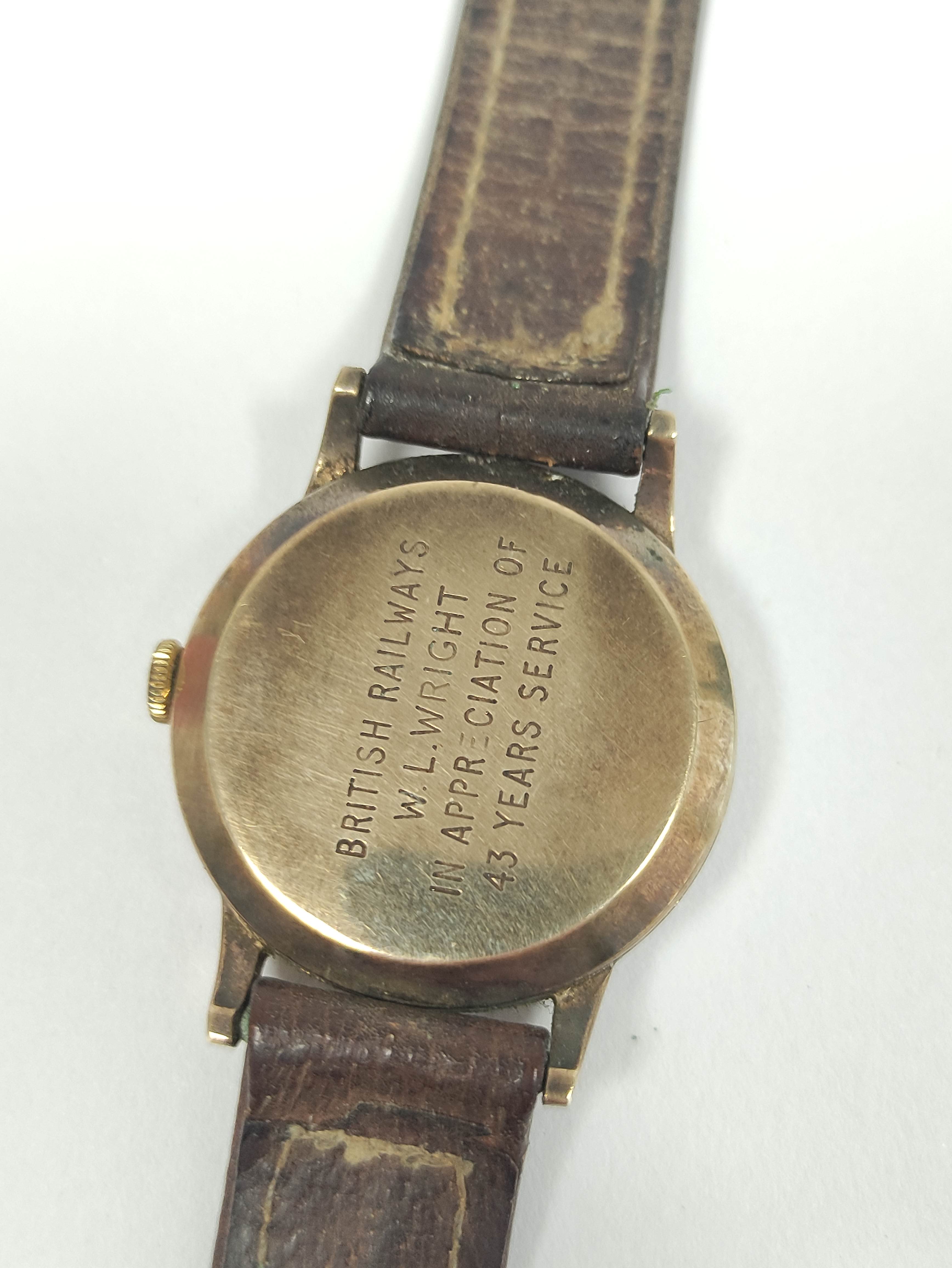 Smiths de Luxe 9ct gold watch inscribed and dated 'British Railways W L Wright' on strap 1962. 31mm. - Image 4 of 6