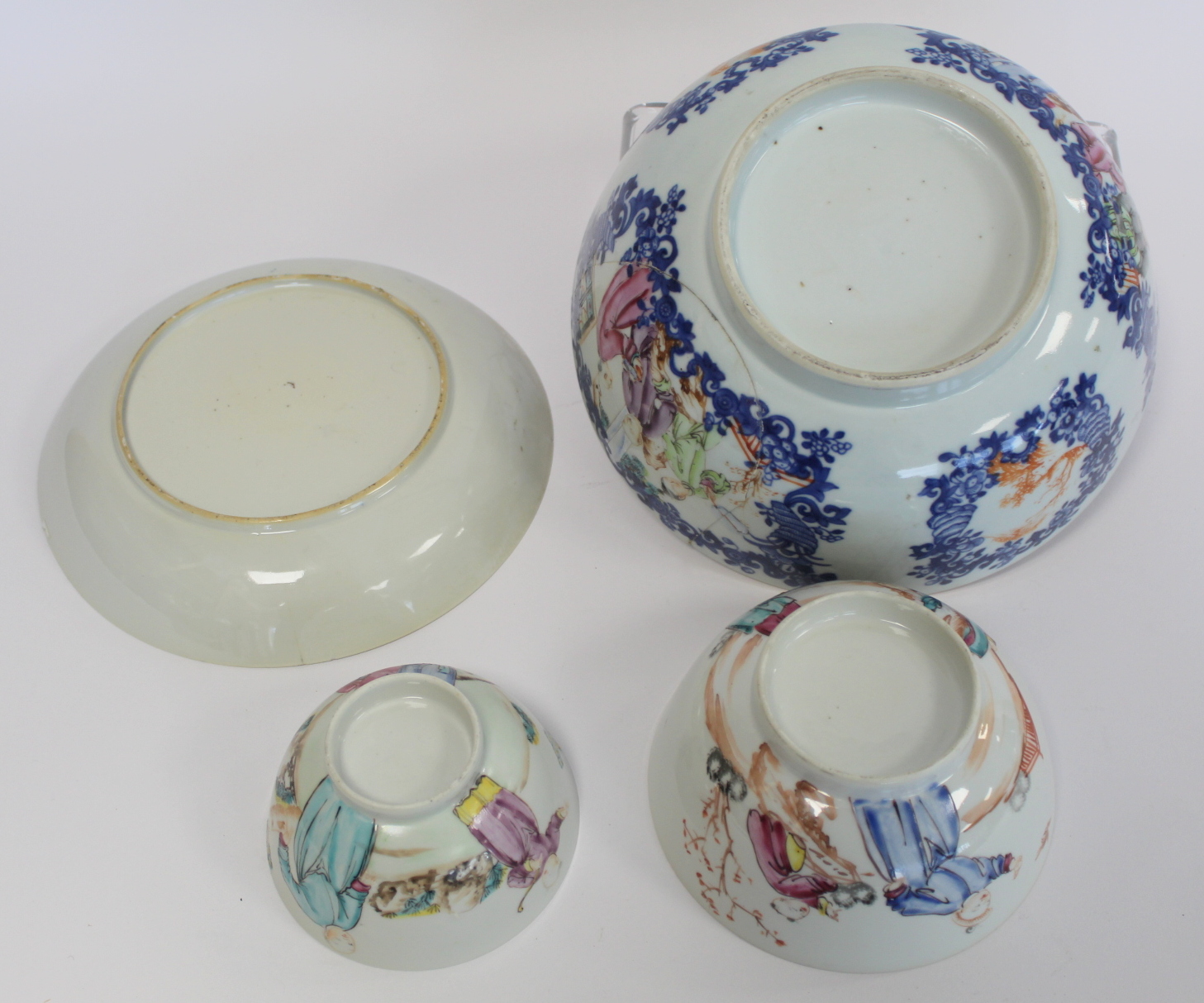 Four pieces of 18th century Chinese porcelain, comprising: circular punch bowl with polychrome - Image 2 of 16