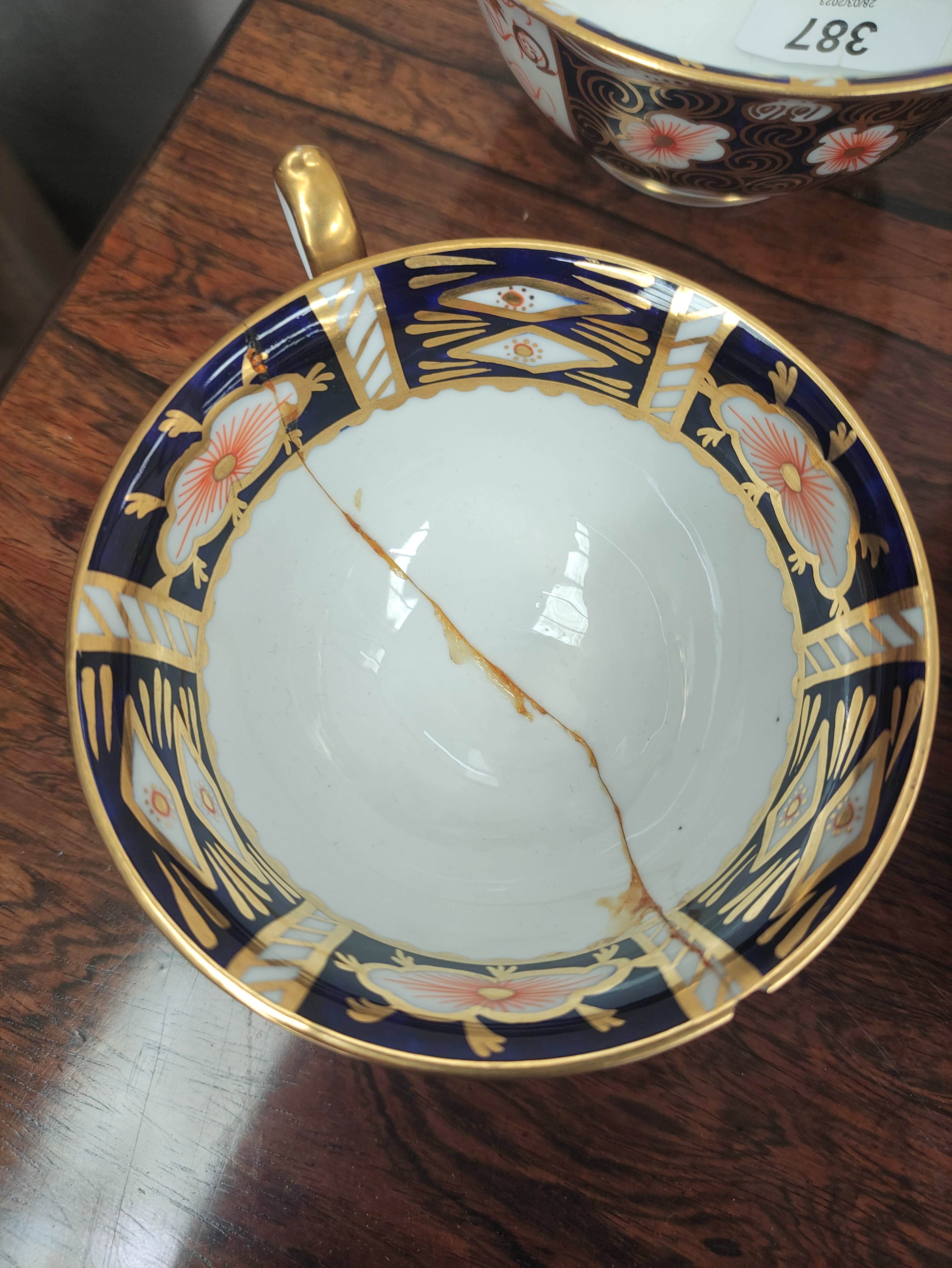 Eighty-six piece Royal Crown Derby Imari bone china part tea and coffee set, pattern 2451, - Bild 6 aus 8